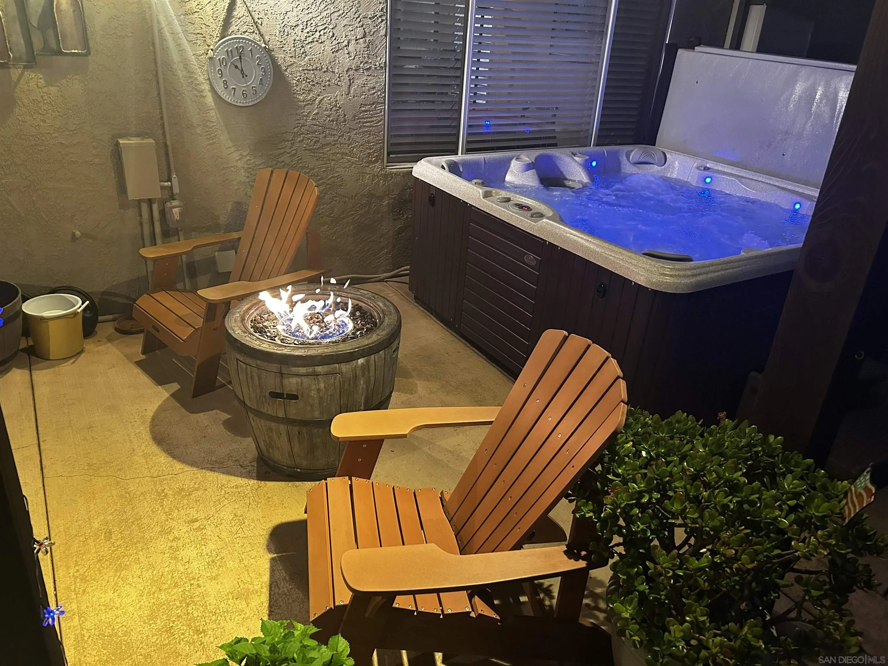 https://cdn.realtyfeed.com/cdn/127/250023423/b2d66b513bd7d4948b8359ff638ef6a2.webp