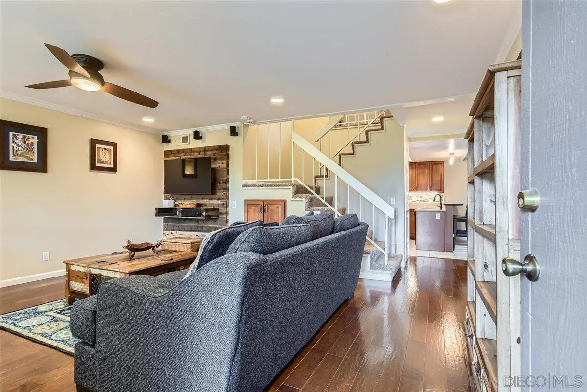 Photo #3: 250023438 Listing 