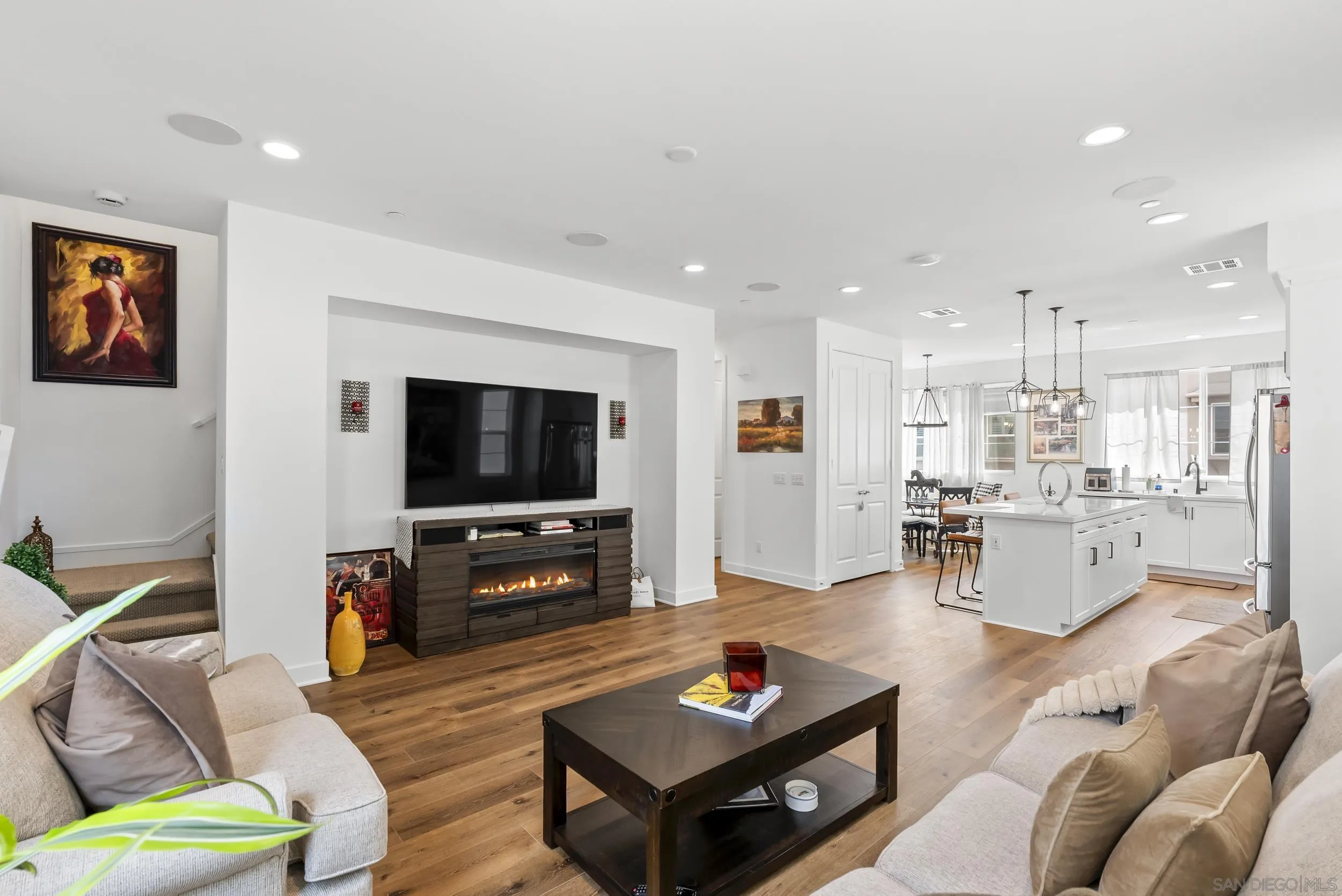 Photo #4: 250023441 Listing 