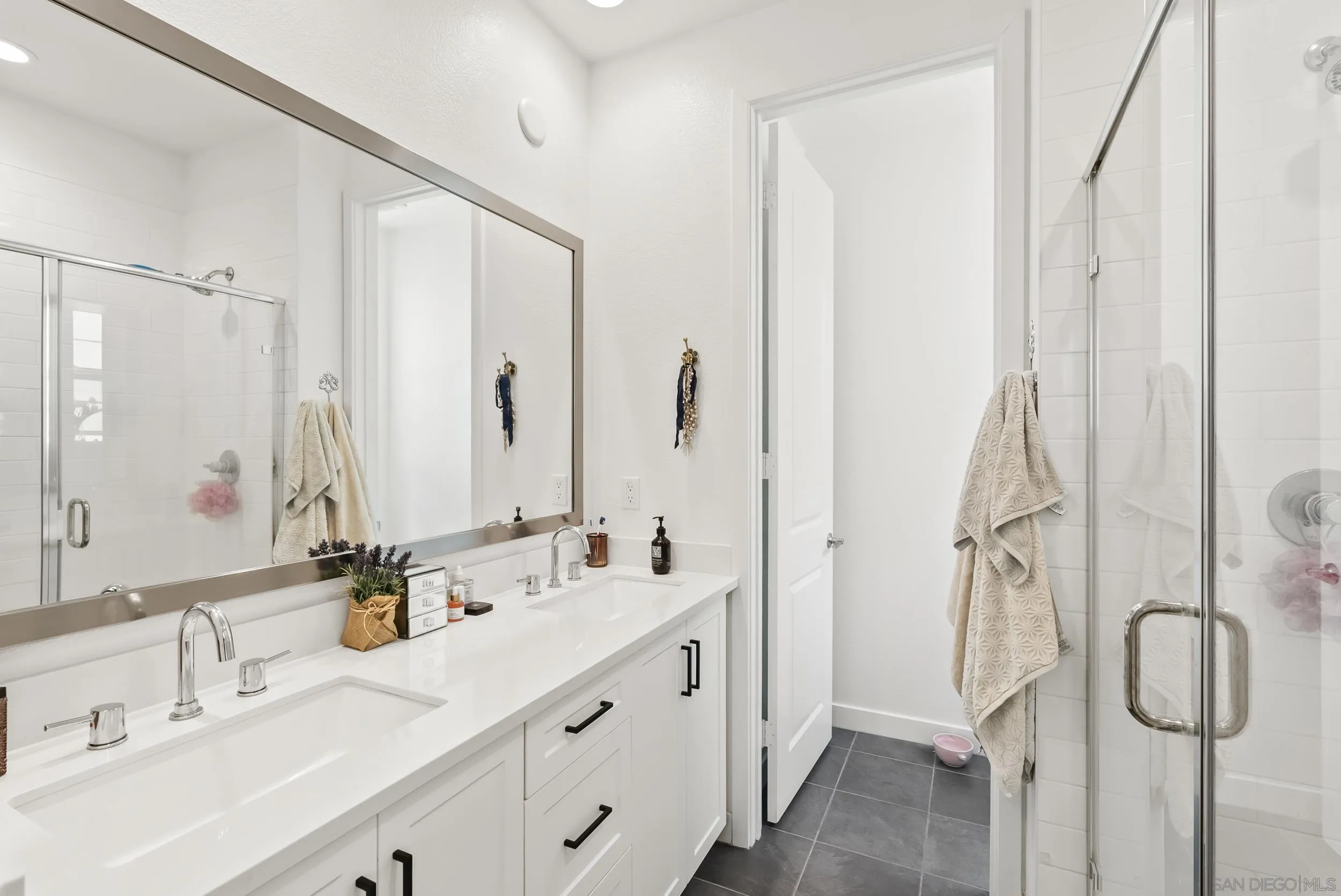 Photo #9: 250023441 Listing: Photo #9