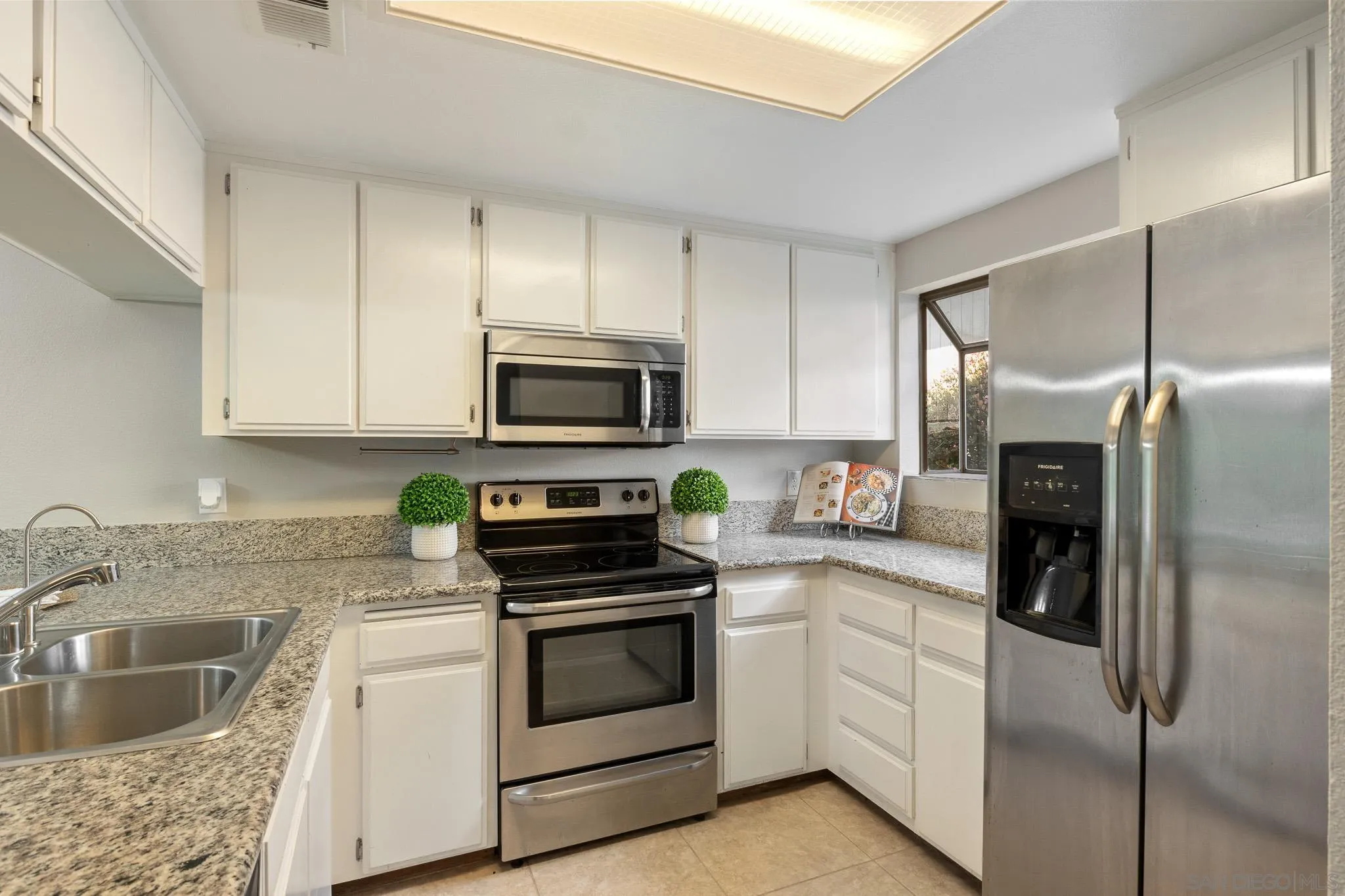 More Details about MLS # 250023458 : 3320 CHEROKEE UNIT 7