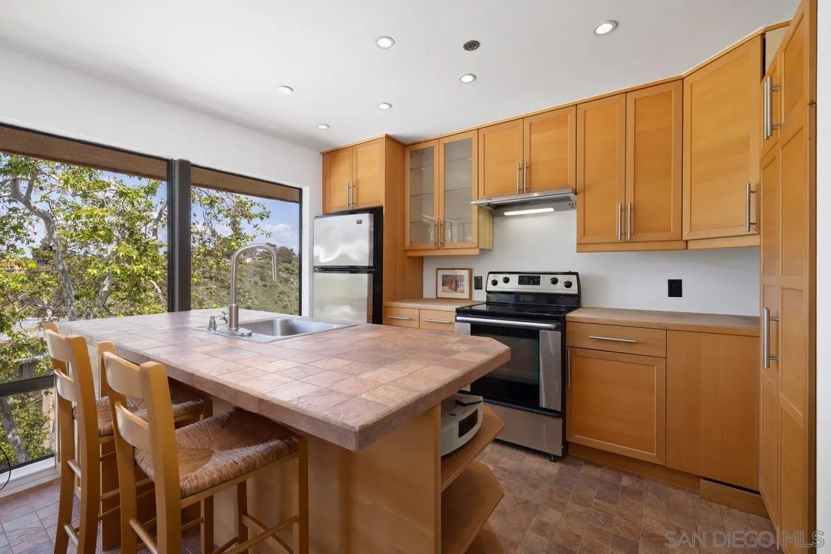 Photo #5: 250023504 Listing 