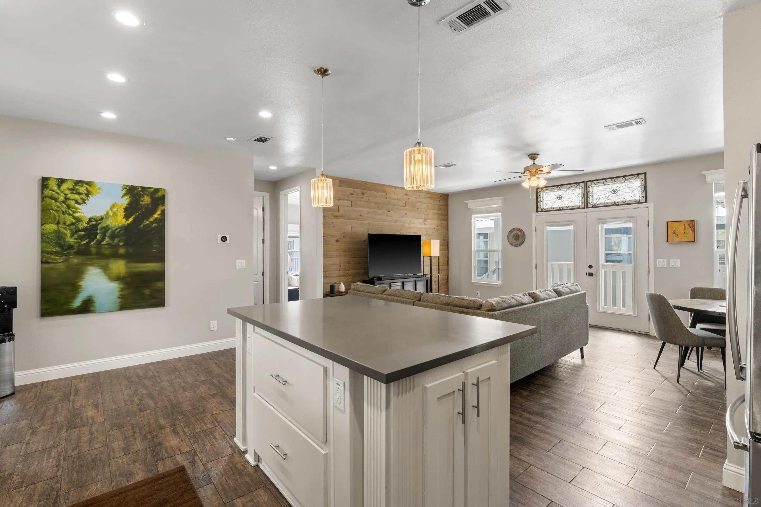 https://cdn.realtyfeed.com/cdn/127/250023550/bcb67e6d3d8c2568a2aa087909d19c94.webp