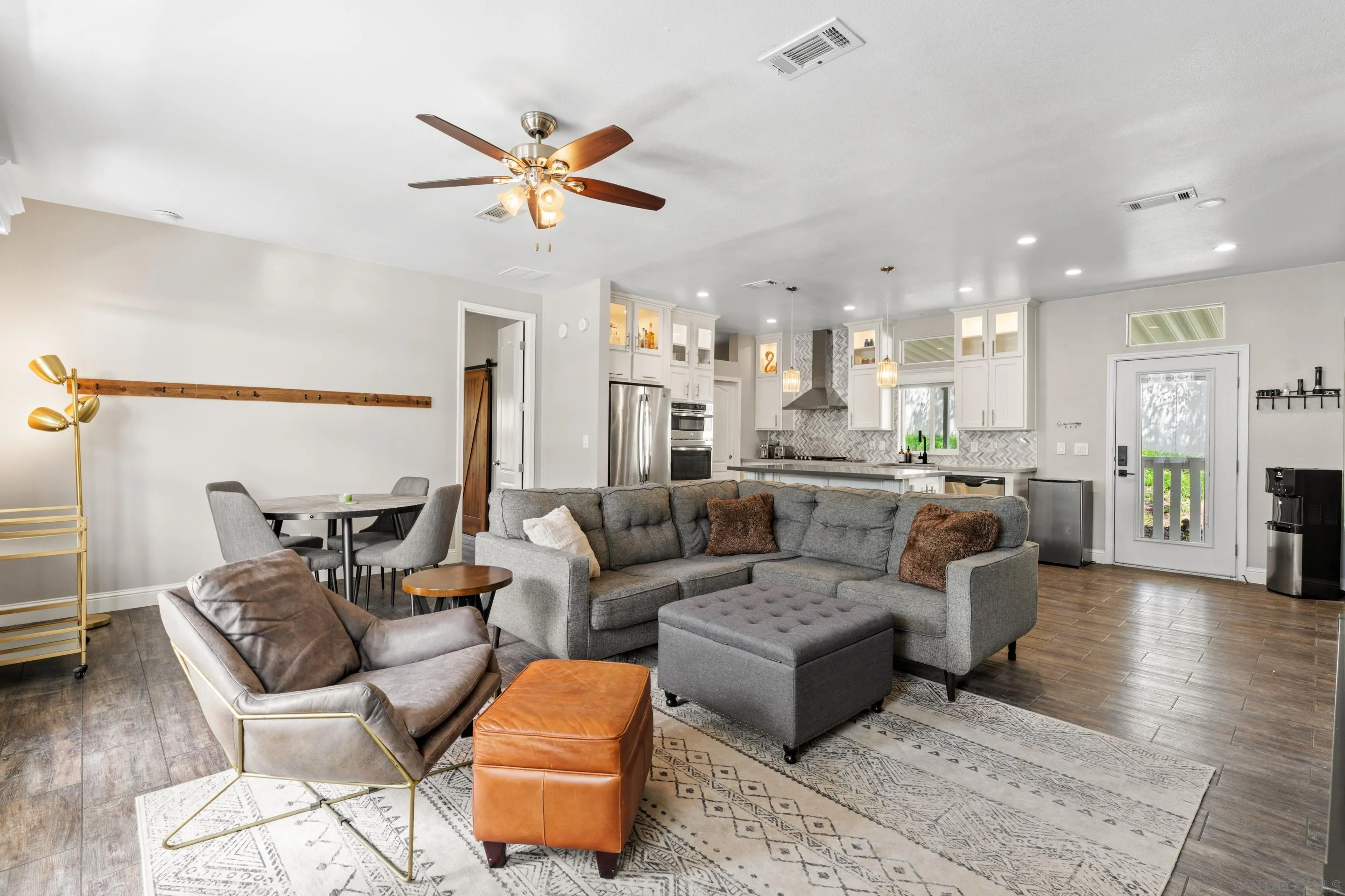 https://cdn.realtyfeed.com/cdn/127/250023550/ffbf498f8f0c7529b85d0a8c4eadbc89.webp