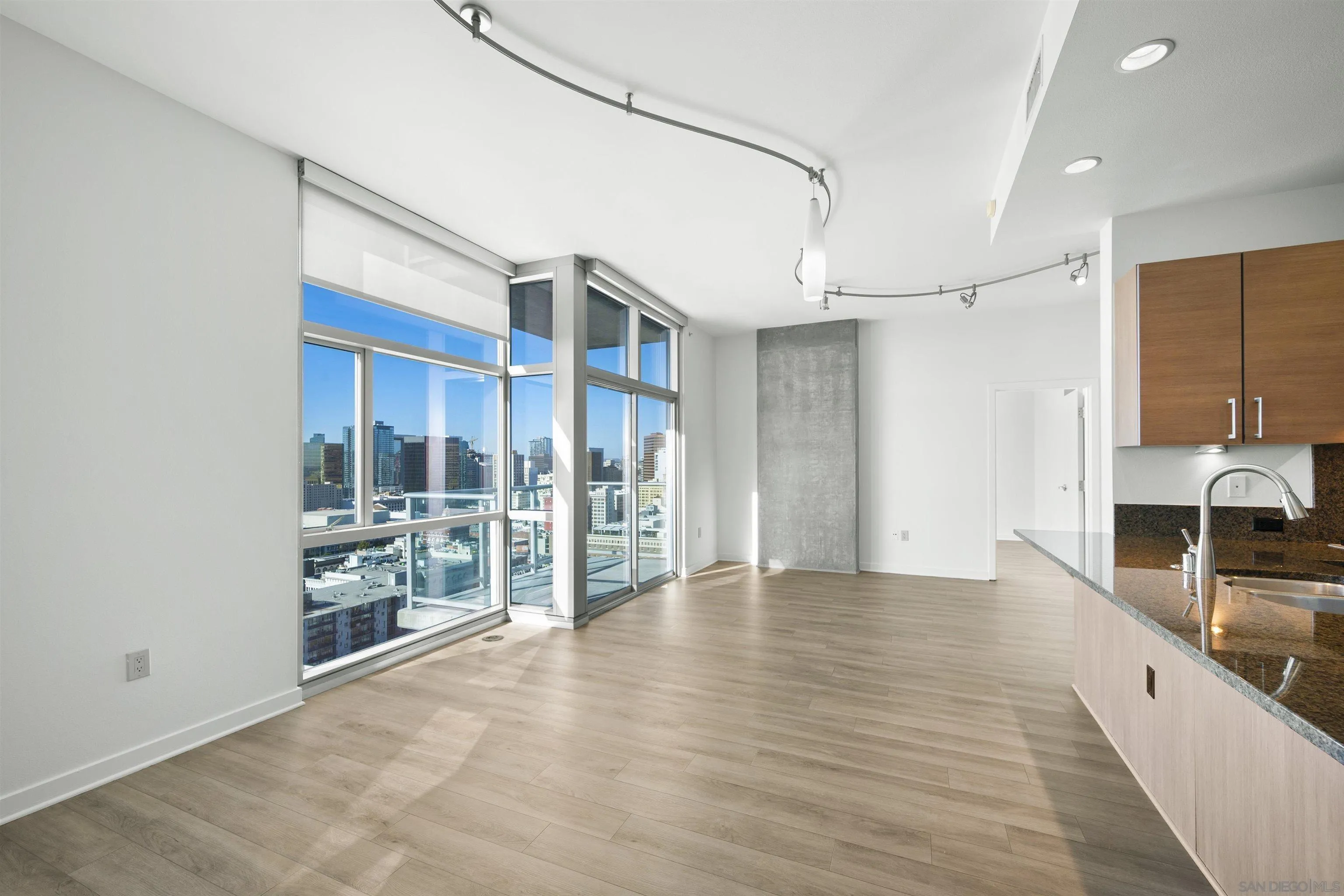 Photo #5: 250023552 Listing 