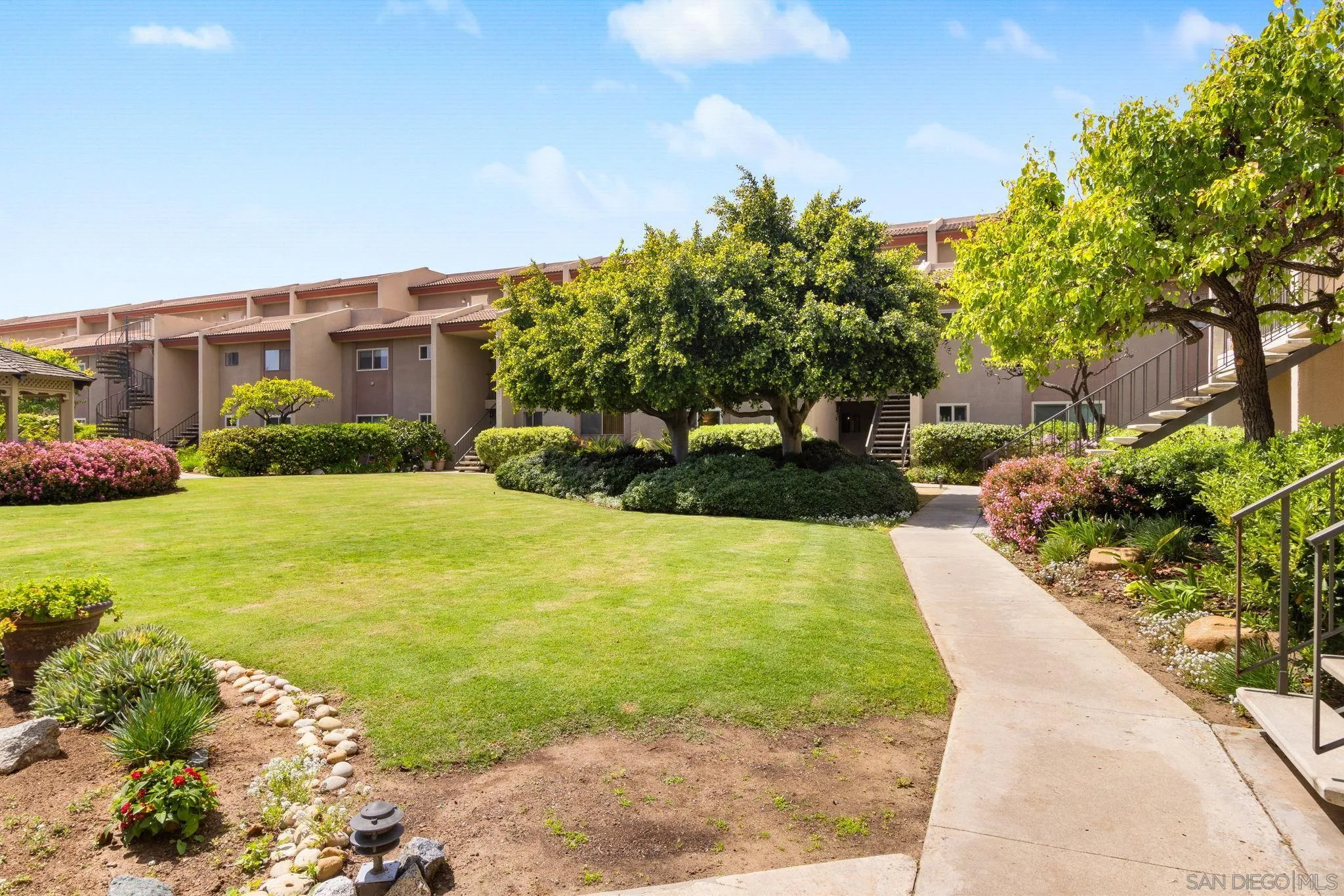 Photo #33: 250023579 Listing: Photo #33