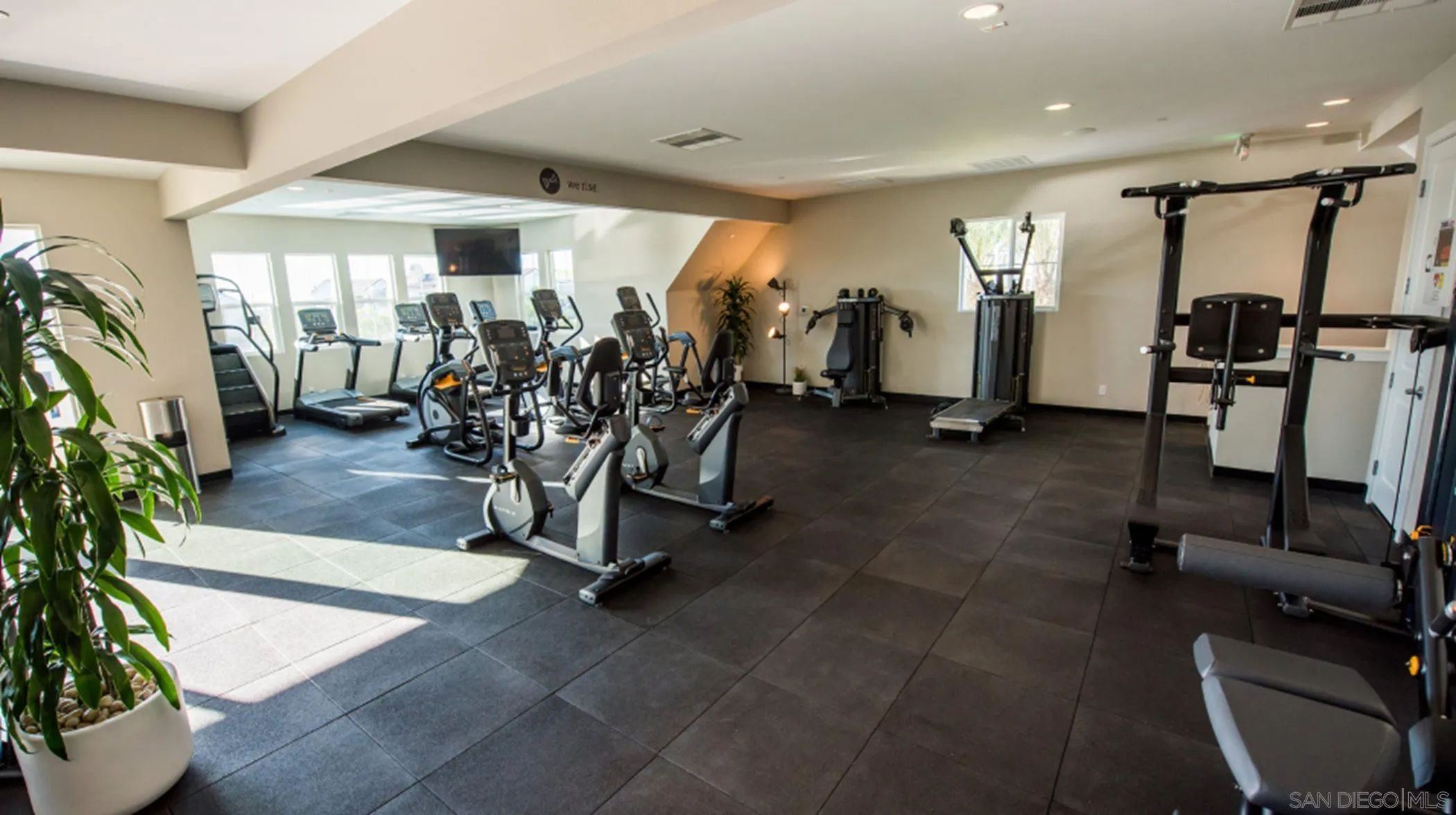 https://cdn.realtyfeed.com/cdn/127/250023610/2fd35ca92cd98fdb199ee67ff3eb36fa.webp