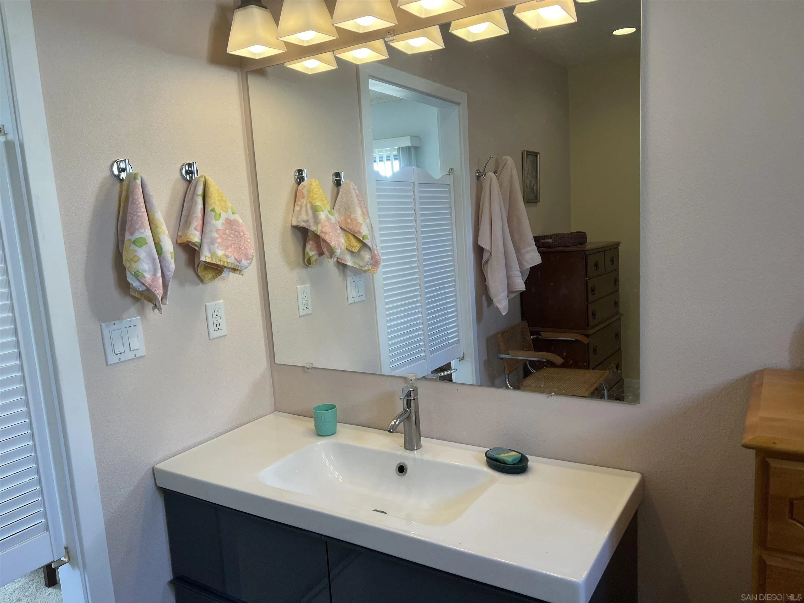 Photo #15: 250023617 Listing: Photo #15