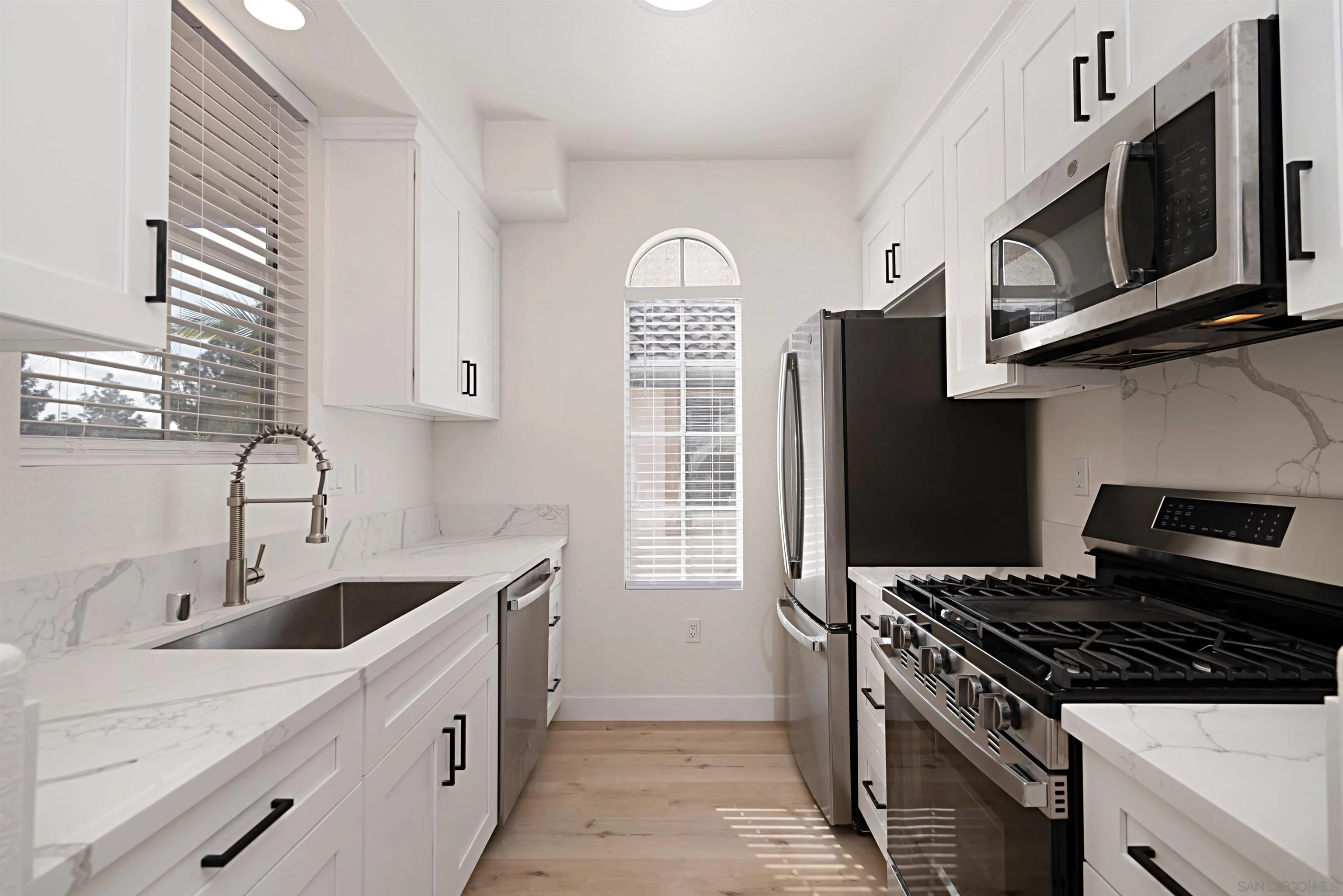 Photo #5: 250023621 Listing 