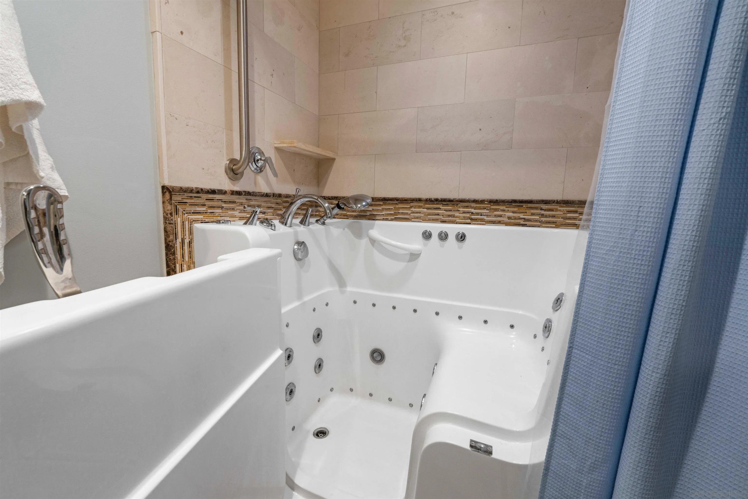 Photo #36: 250023623 Listing: Photo #36