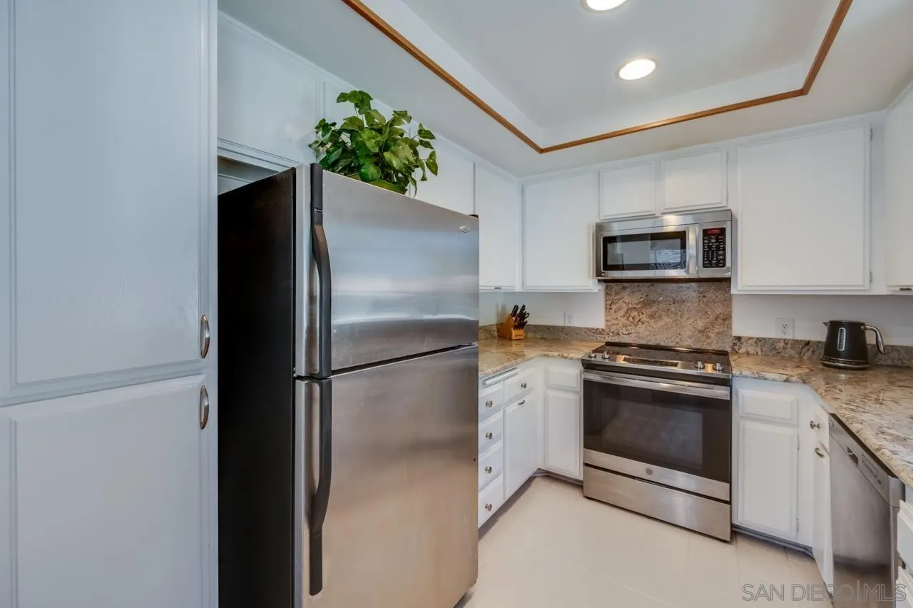 Photo #6: 250023624 Listing 