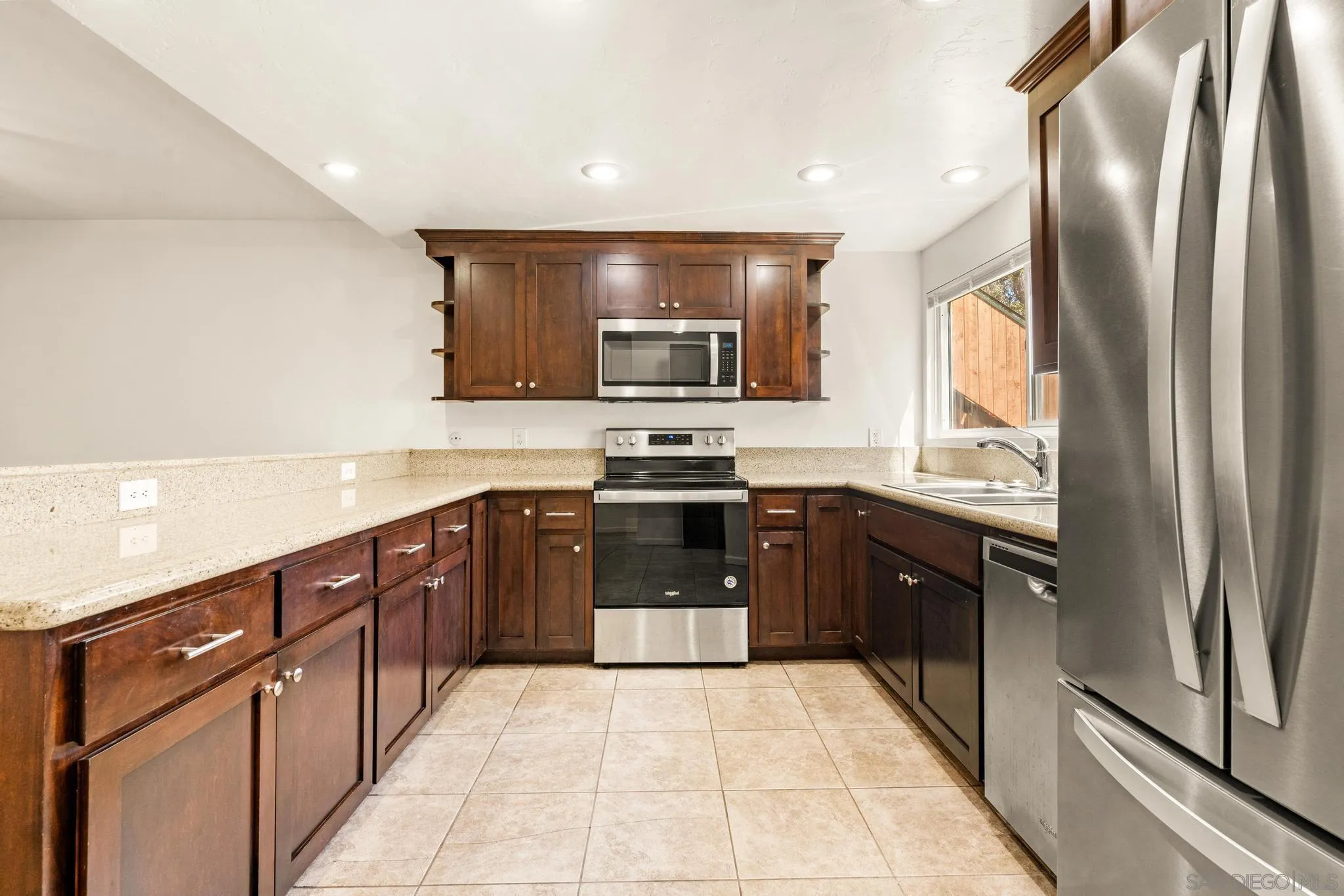 Photo #3: 250023670 Listing 