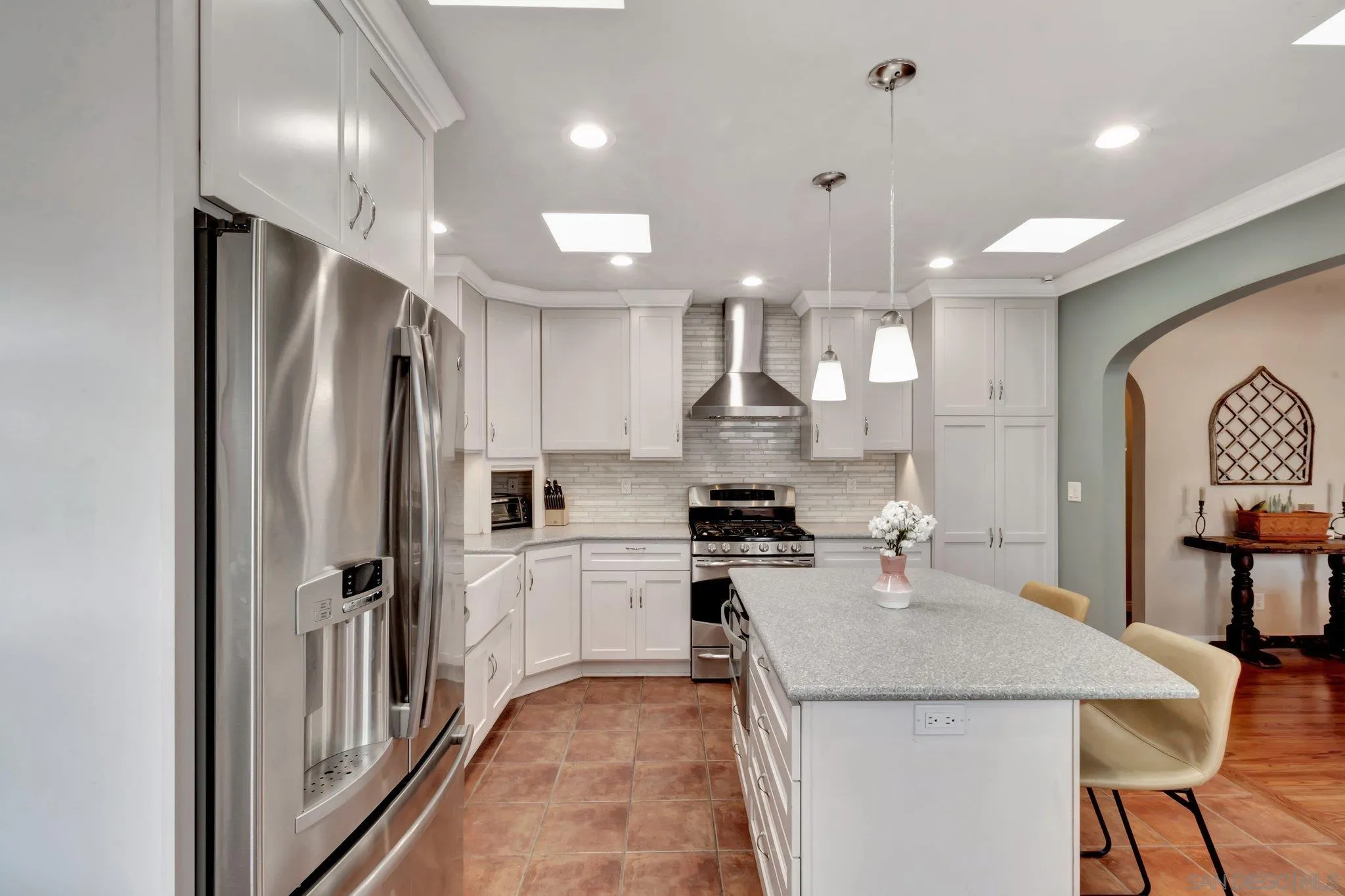 https://cdn.realtyfeed.com/cdn/127/250023690/2955259306f583a6eb8c5fd1c5ab1f30.webp