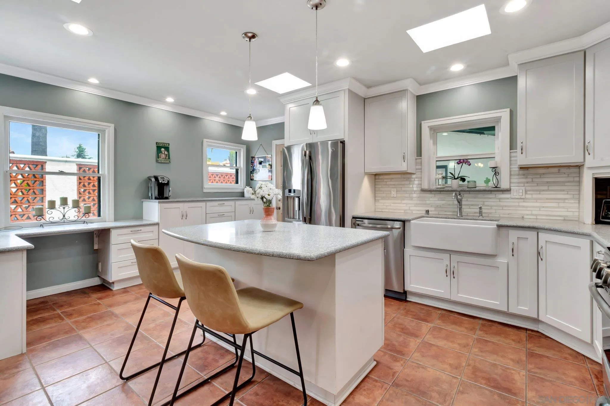 https://cdn.realtyfeed.com/cdn/127/250023690/8f1365bce07cea6fa1bc98e90c5dc427.webp