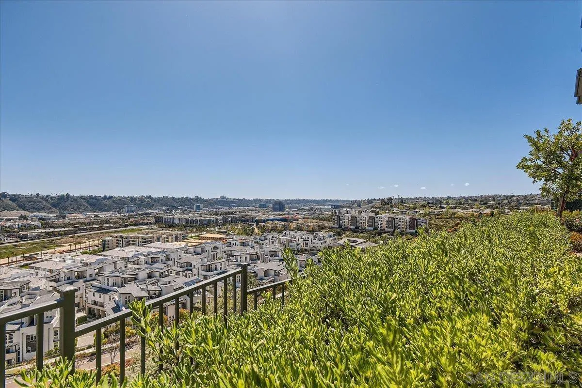 https://cdn.realtyfeed.com/cdn/127/250023695/1170005449c9e4f58e424464849cca4d.webp