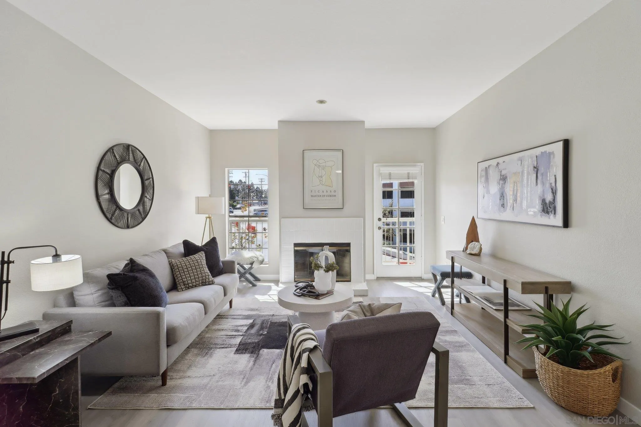 Photo #2: 250023702 Listing 