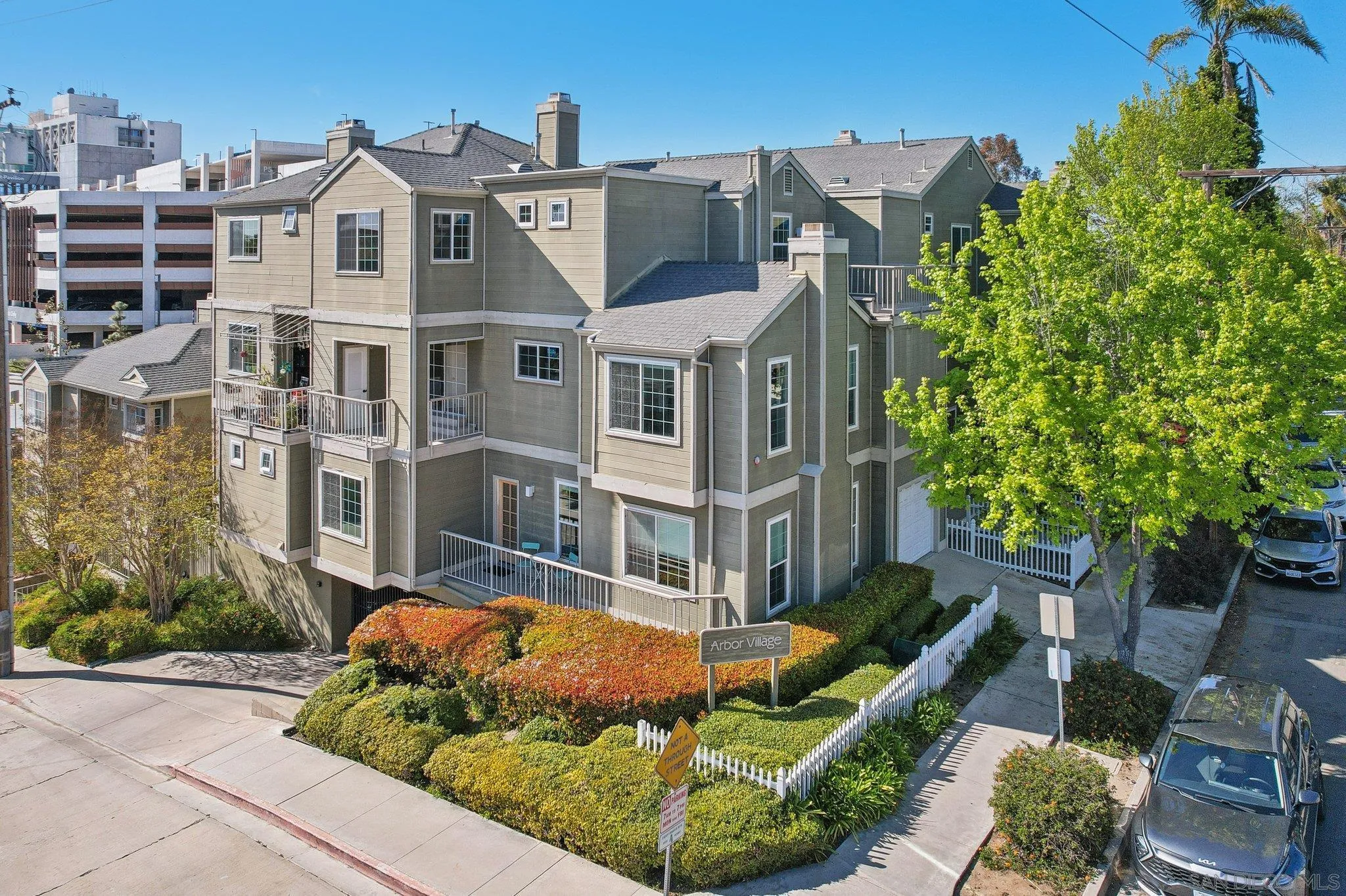 More Details about MLS # 250023702 : 4204 3RD AVE UNIT 4
