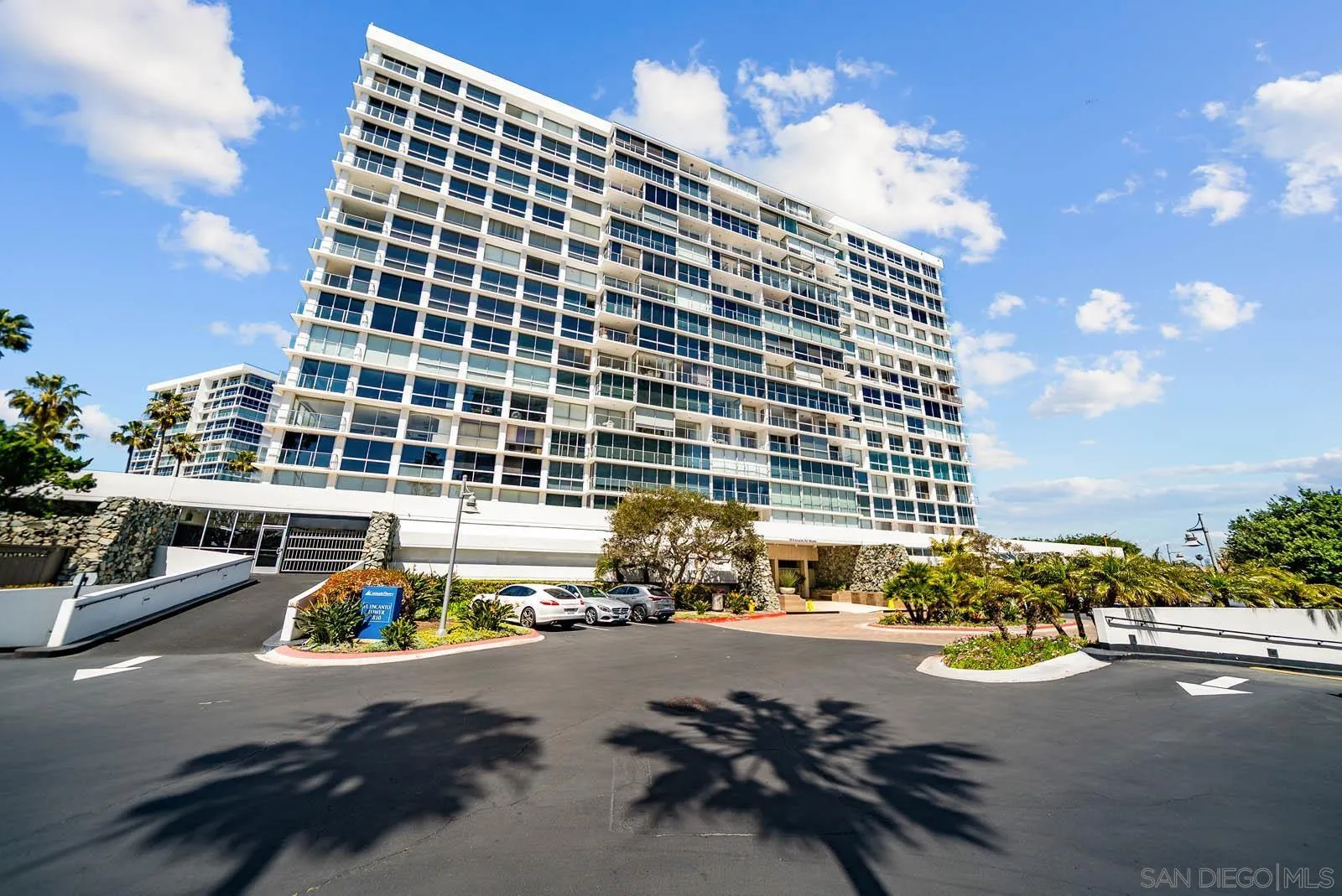 https://cdn.realtyfeed.com/cdn/127/250023710/0d0e2bd389449b879bf3a56ea130cf80.webp