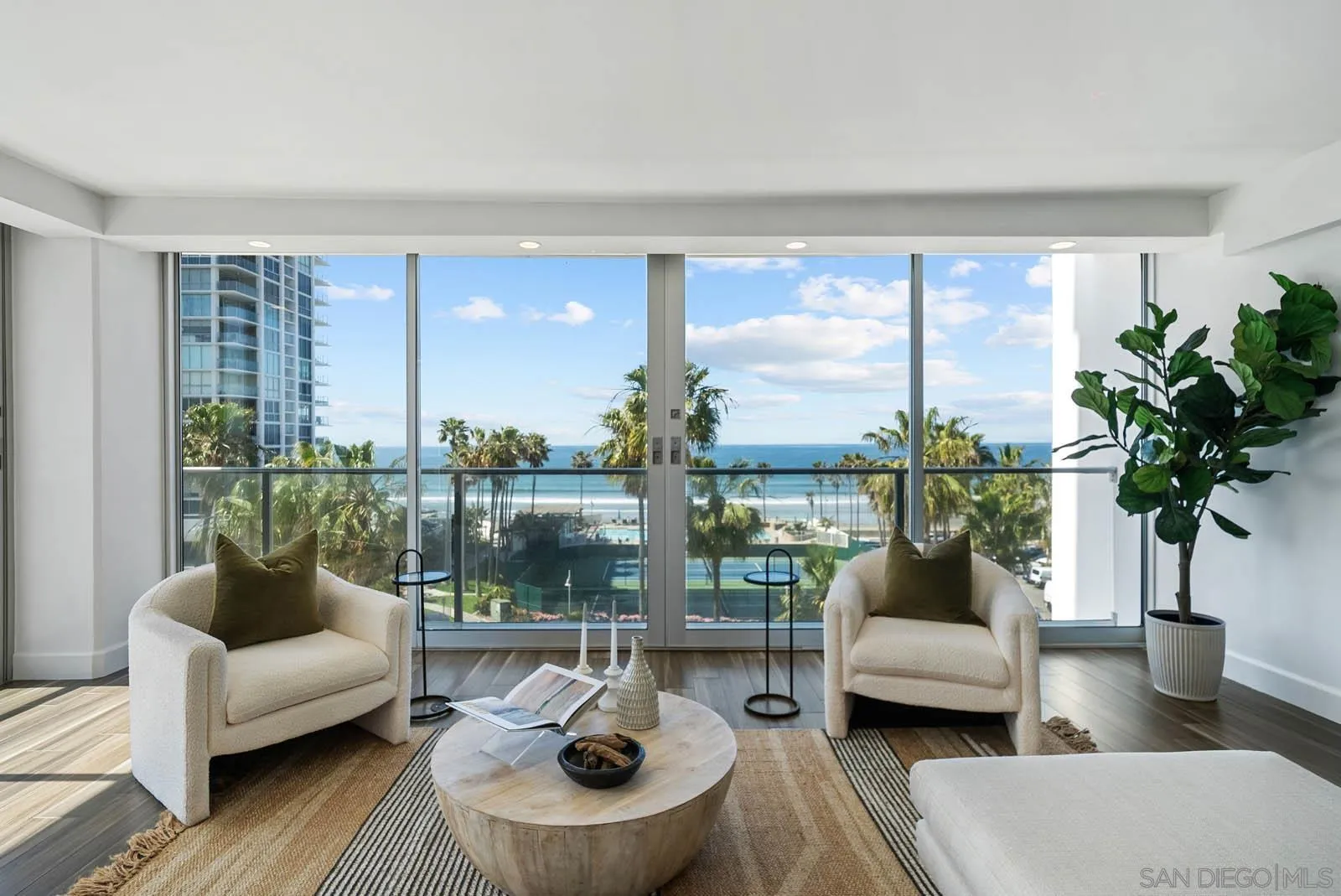 https://cdn.realtyfeed.com/cdn/127/250023710/0f22b9caef526caa6dd2b6d94c2628f4.webp