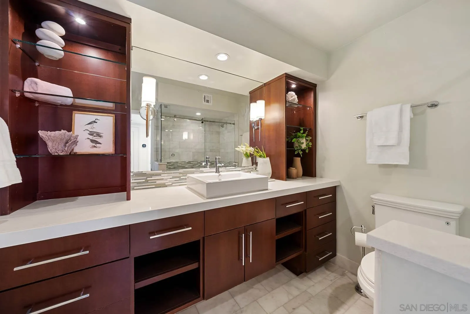 https://cdn.realtyfeed.com/cdn/127/250023710/1f92f01293bb841e89e9654499c2b727.webp