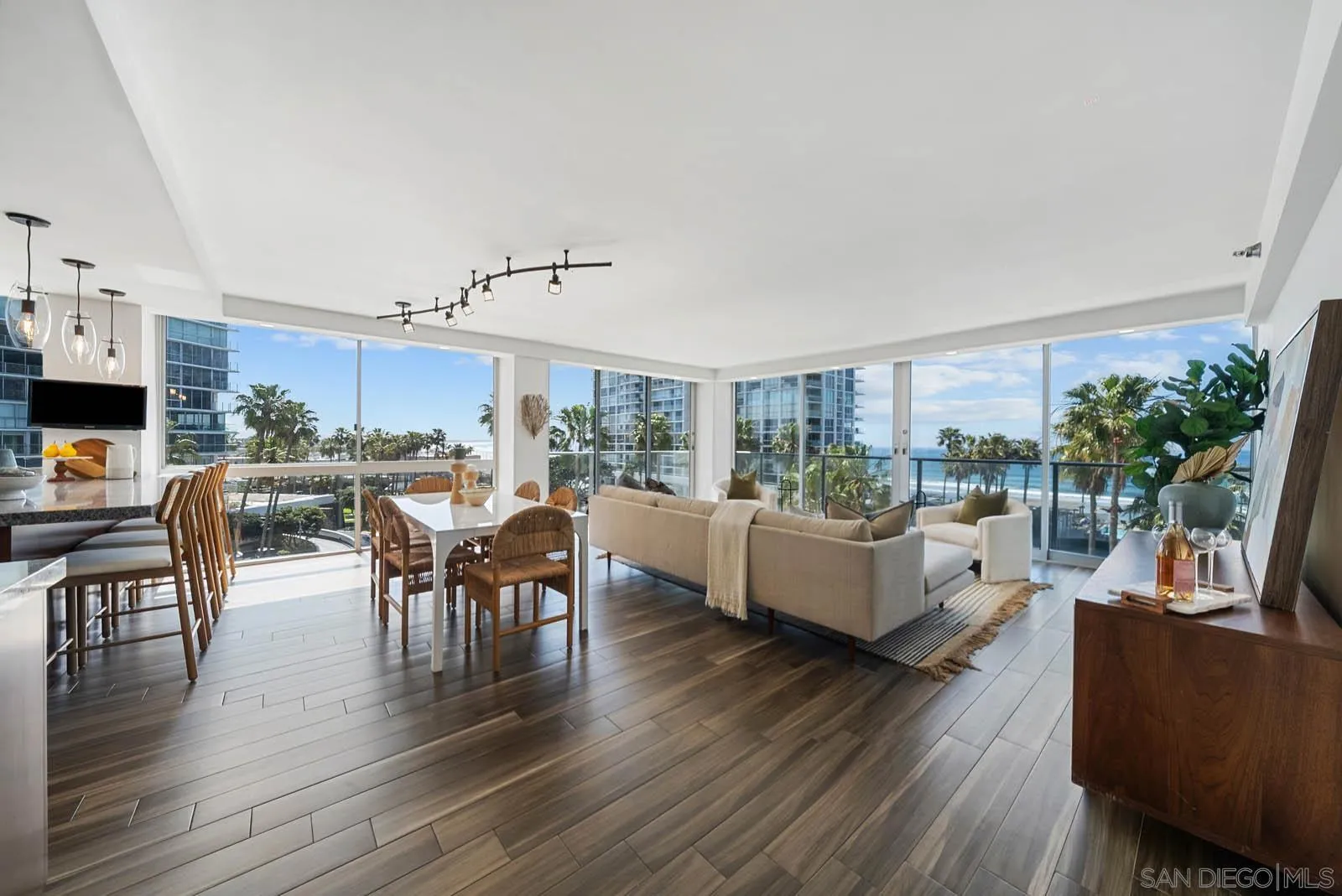 https://cdn.realtyfeed.com/cdn/127/250023710/389e32a5df6fd4e01fccbcc9cdccf67c.webp