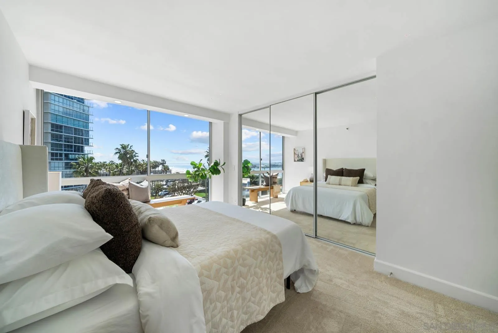 https://cdn.realtyfeed.com/cdn/127/250023710/737db181af5ad44e94ea518d78ac1ba1.webp