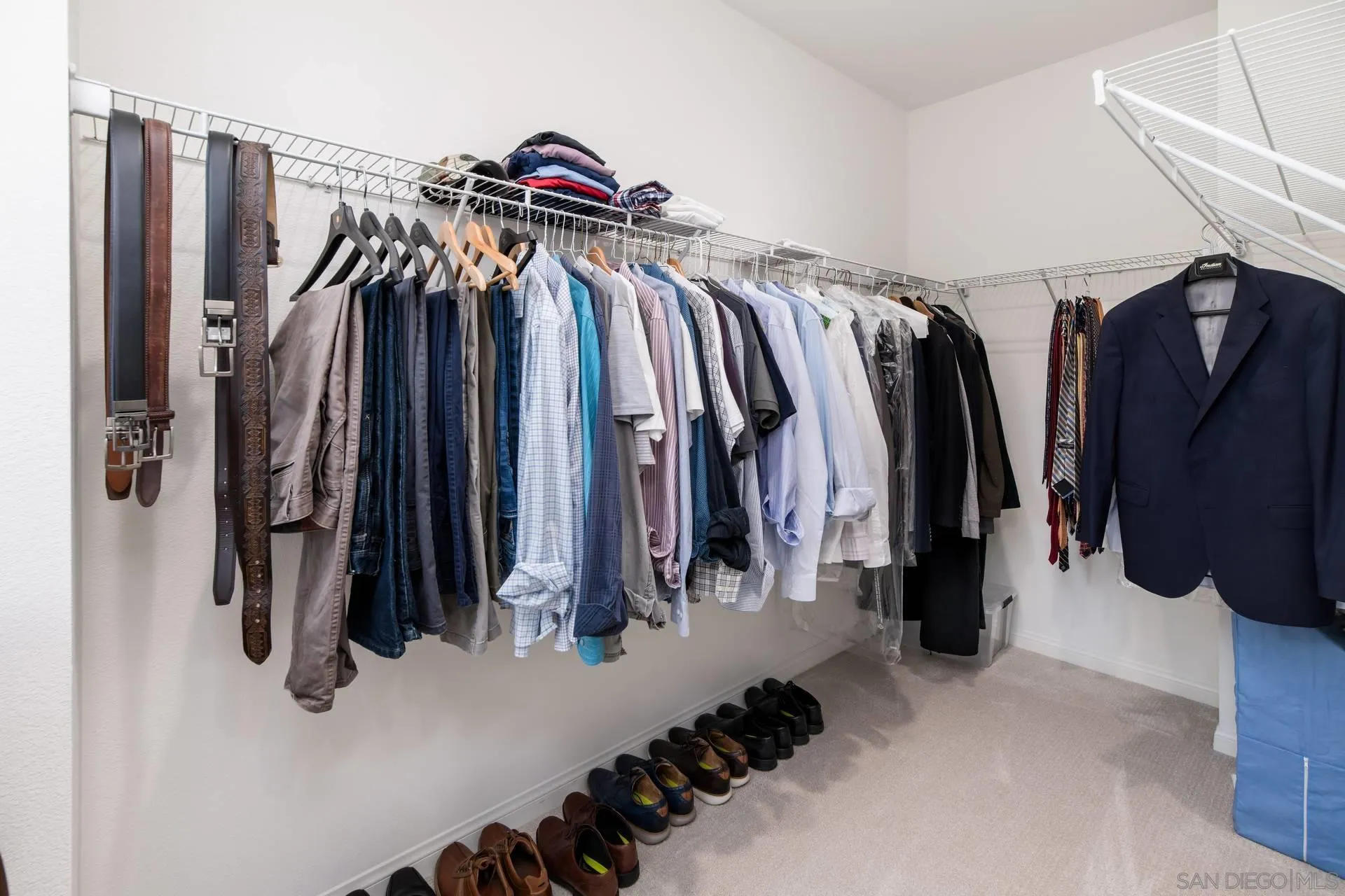 https://cdn.realtyfeed.com/cdn/127/250023731/08b8e4a06d6eeb75e3ffbfdc3adb0b11.webp