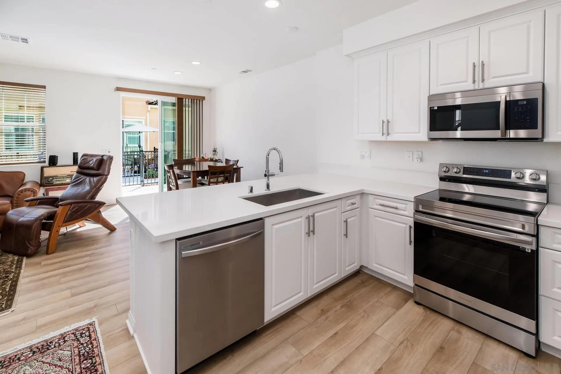 https://cdn.realtyfeed.com/cdn/127/250023731/40c53fe09e3294dfa817c76f64e9cc58.webp