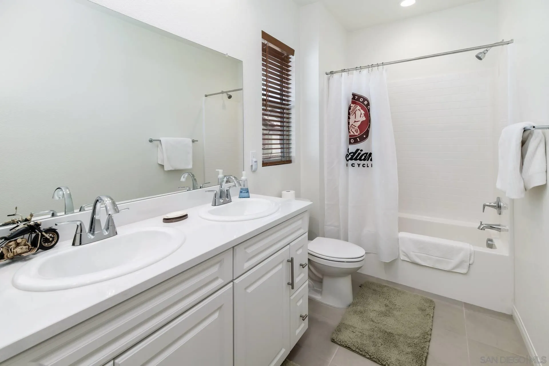 https://cdn.realtyfeed.com/cdn/127/250023731/c29eb1d2b26de6ac216a1447660ab59c.webp