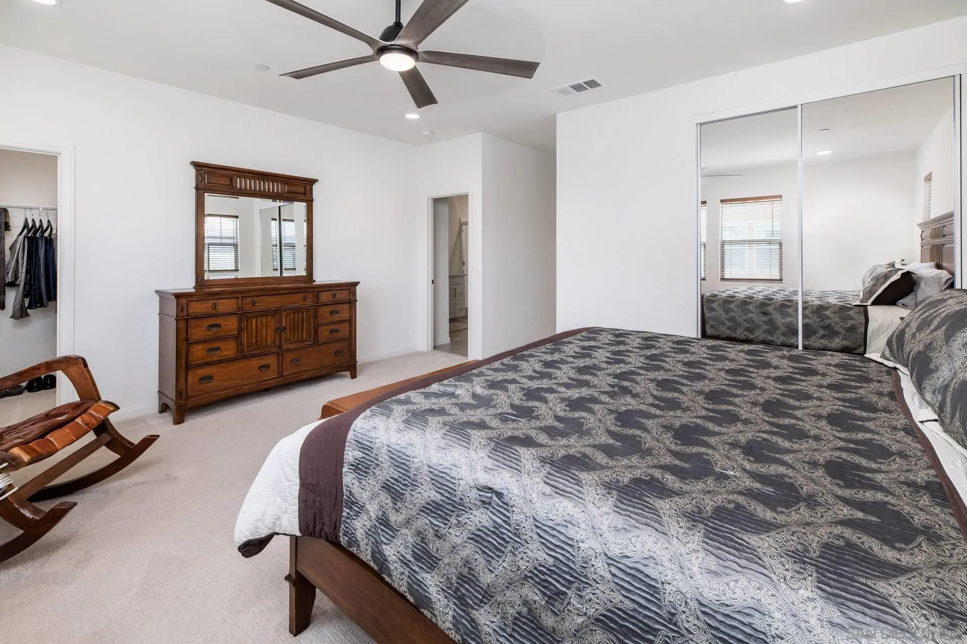 https://cdn.realtyfeed.com/cdn/127/250023731/d2a6d3974966f9767b83acc8d986059e.webp