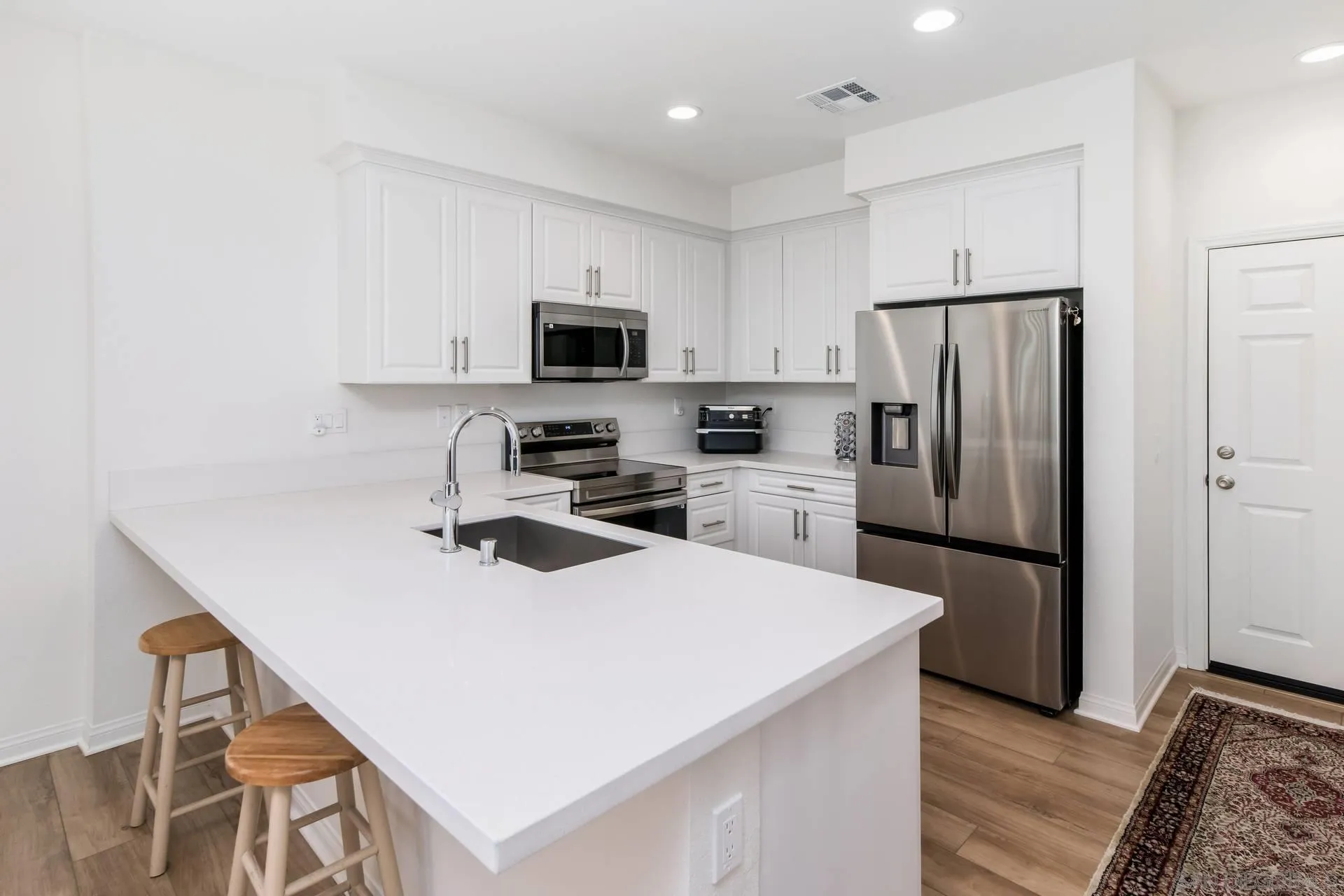 https://cdn.realtyfeed.com/cdn/127/250023731/e49294ba4cfbef77391f3ea22d2bc2dd.webp