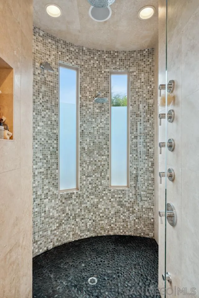 https://cdn.realtyfeed.com/cdn/127/250023737/ee026c31420d14a6c48b85bf5ba2f06b.webp