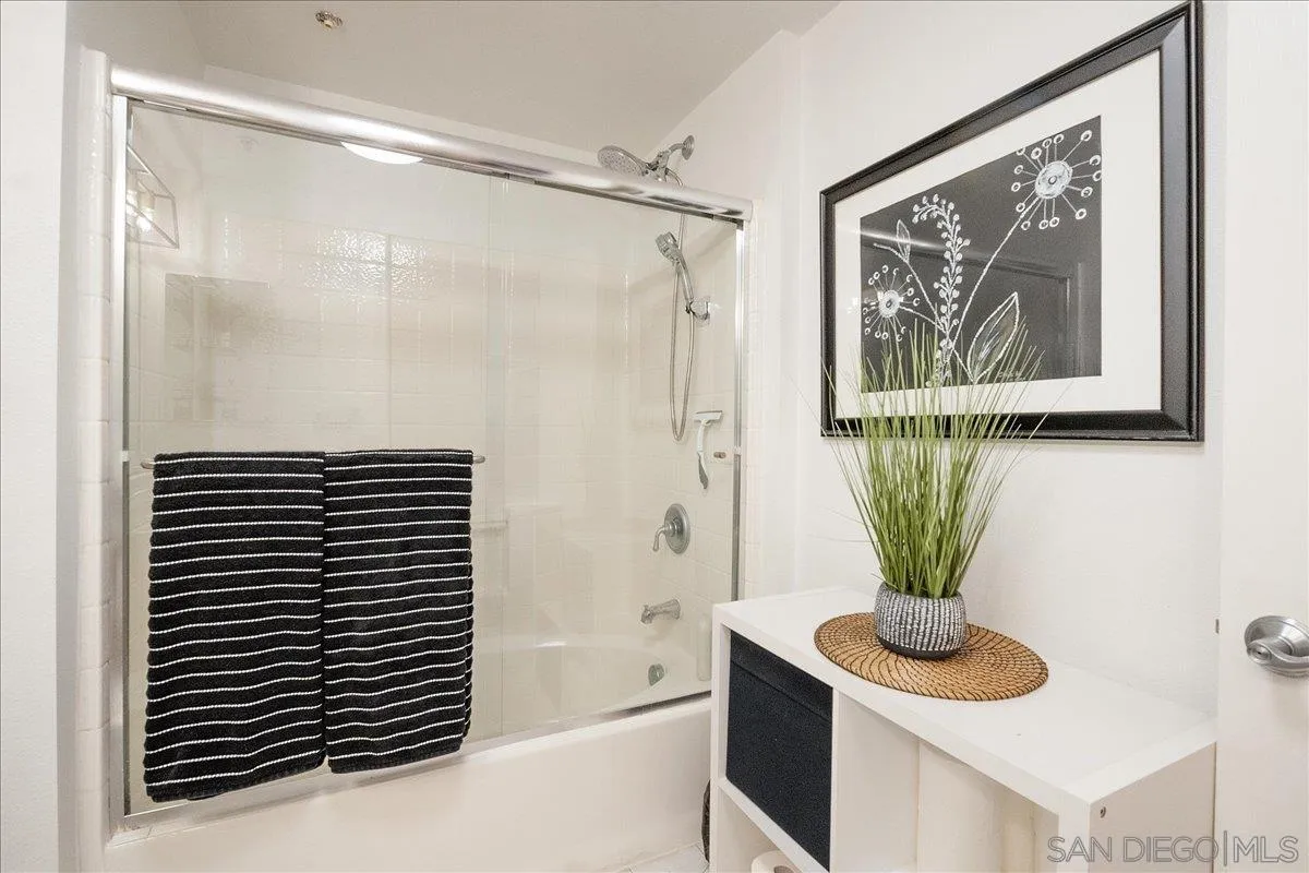 Photo #12: 250023764 Listing: Photo #12