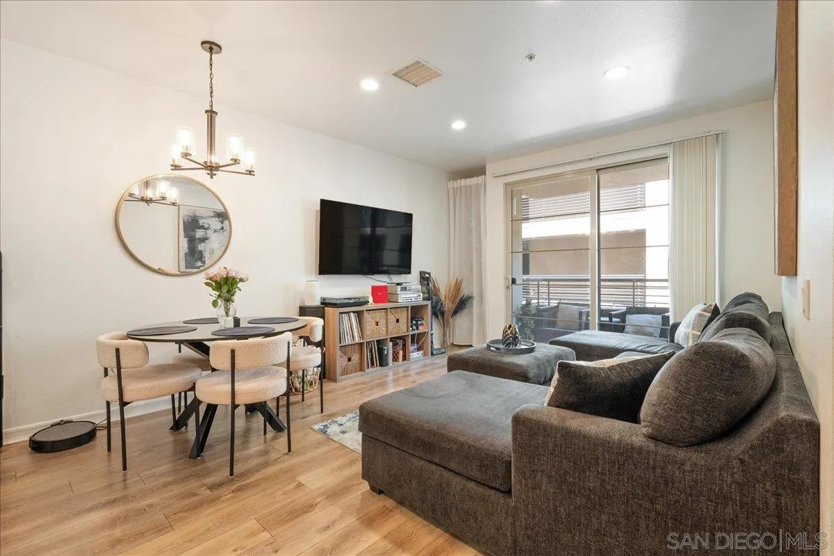 Photo #3: 250023764 Listing 