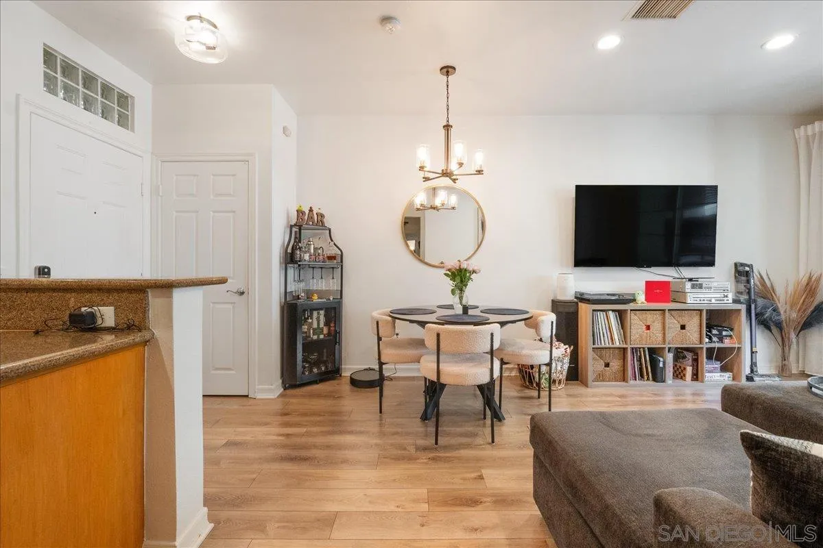 Photo #5: 250023764 Listing 