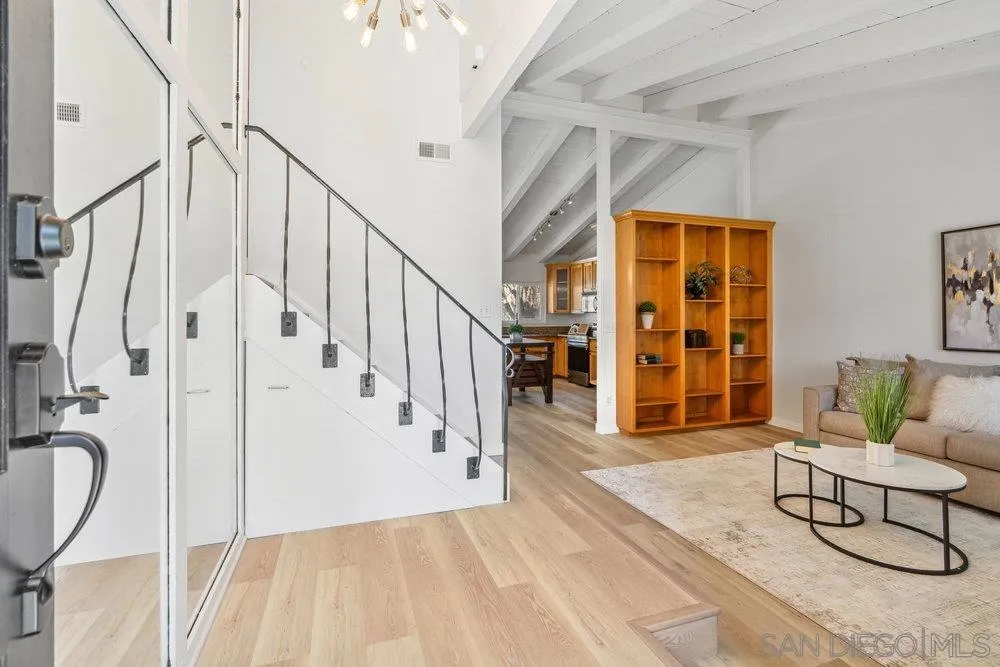 Photo #3: 250023829 Listing 
