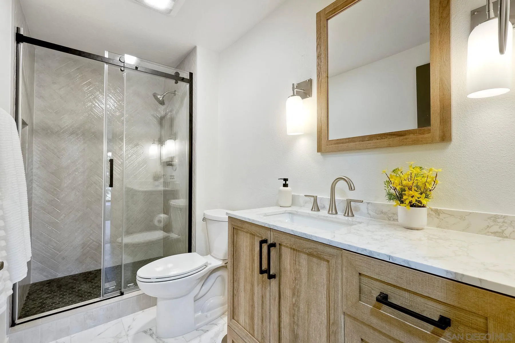 Photo #19: 250023855 Listing: Photo #19