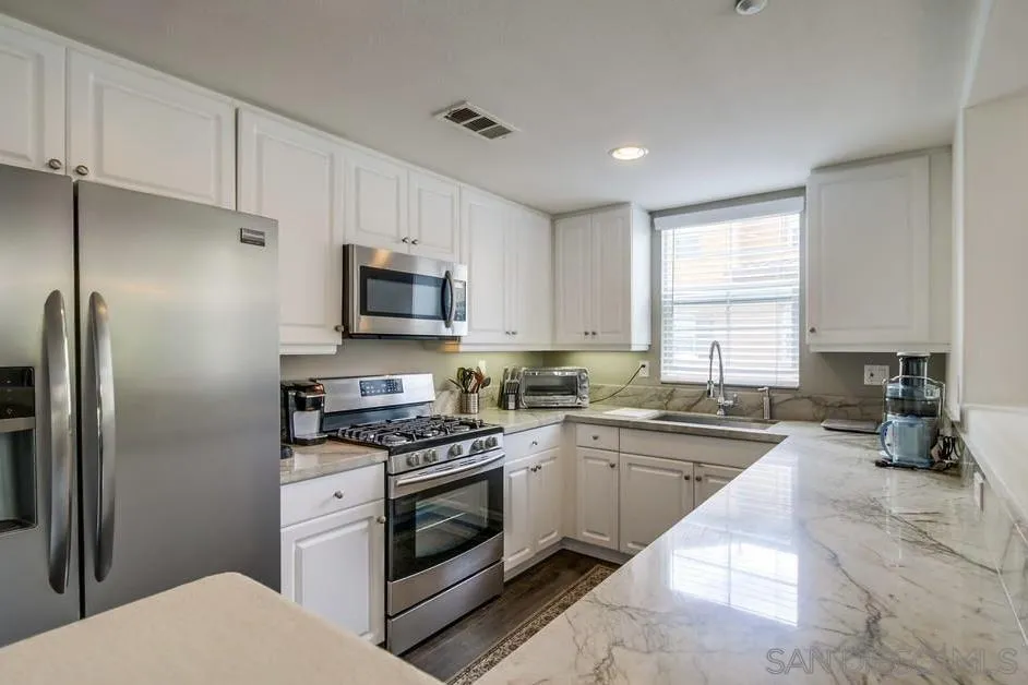 Photo #3: 250023865 Listing 