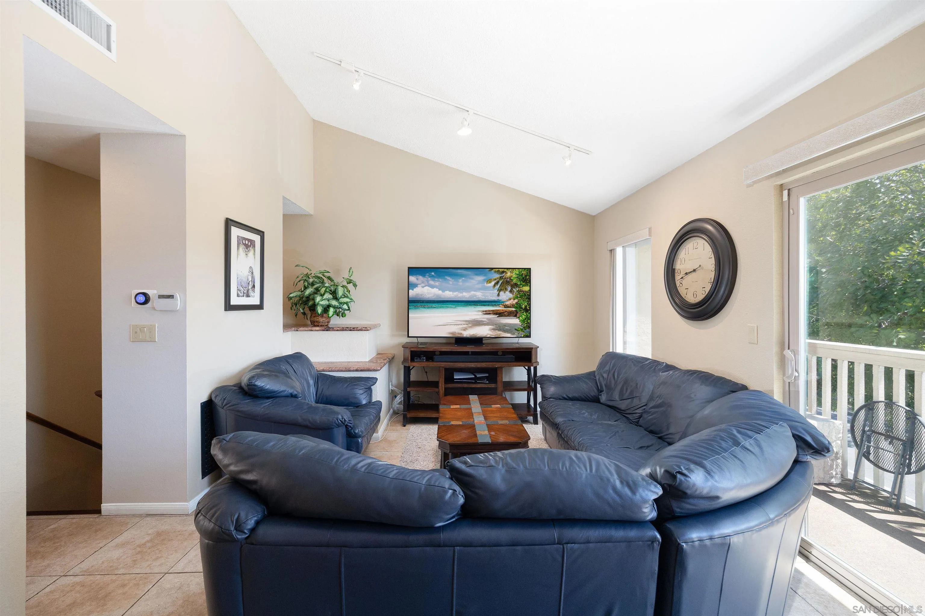 Photo #5: 250023908 Listing 