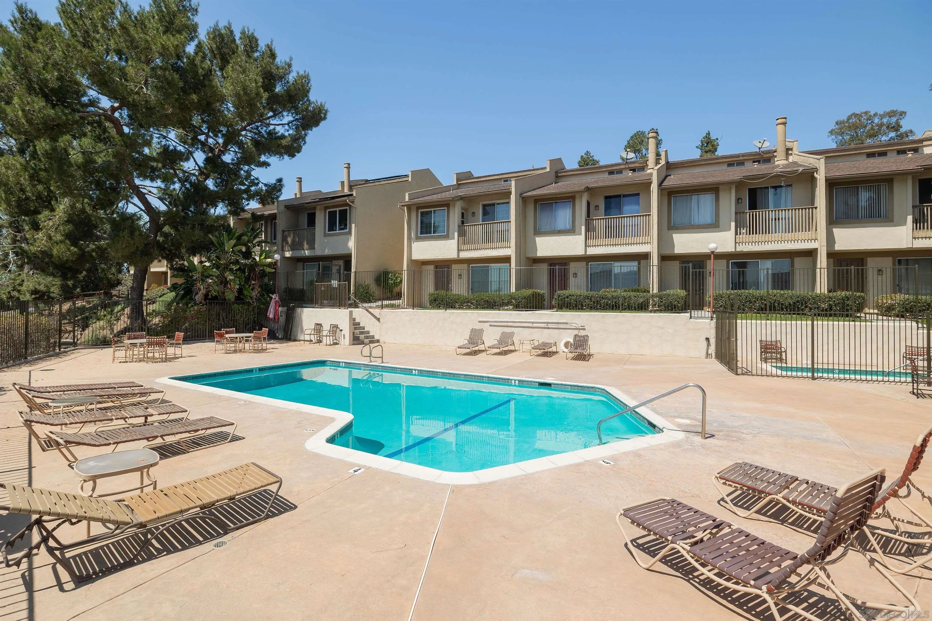 More Details about MLS # 250023908 : 7700 PARKWAY DR UNIT 4