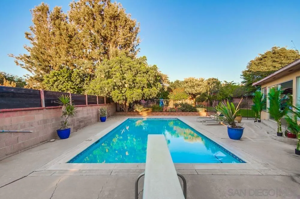 https://cdn.realtyfeed.com/cdn/127/250023938/476f62f1ef65e35070772ba363a35788.webp