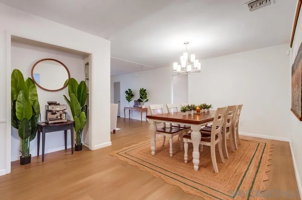 https://cdn.realtyfeed.com/cdn/127/250023938/686bf1f4ece0aaa0a3f892f2e1f5de36.webp