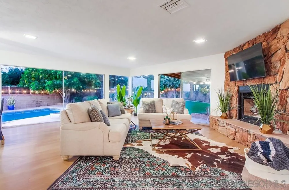 https://cdn.realtyfeed.com/cdn/127/250023938/8dd7f885c455471961793a9b61fe7737.webp