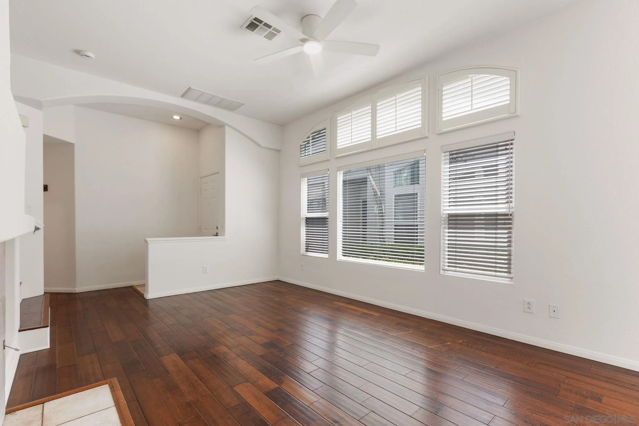 Photo #5: 250023960 Listing 