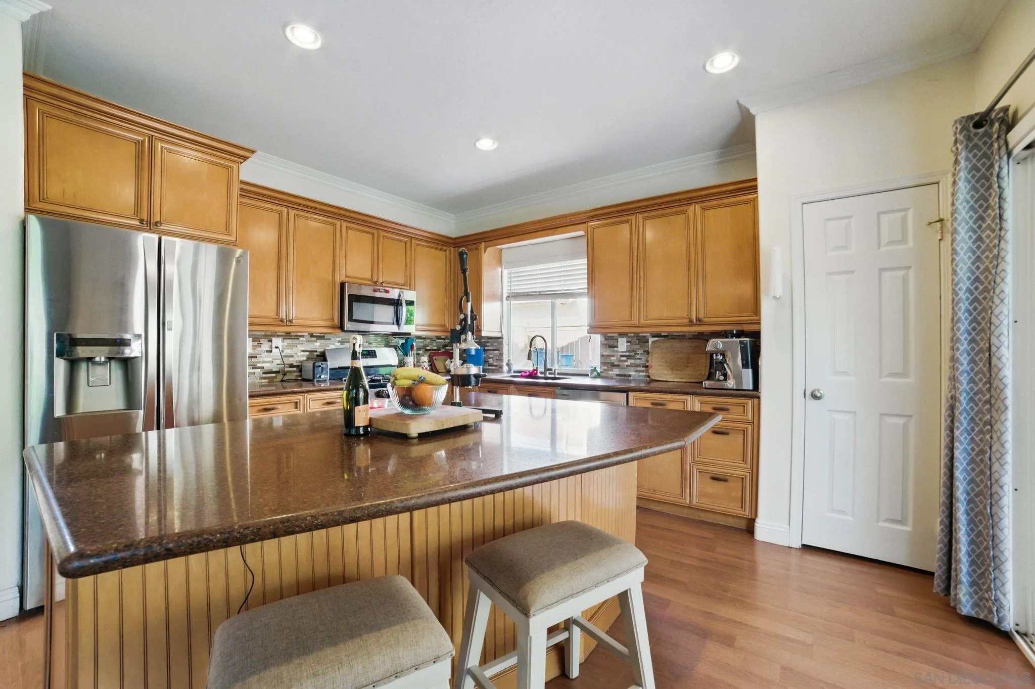 https://cdn.realtyfeed.com/cdn/127/250023963/1385949c377c873f66e812d3c1aa24e7.webp