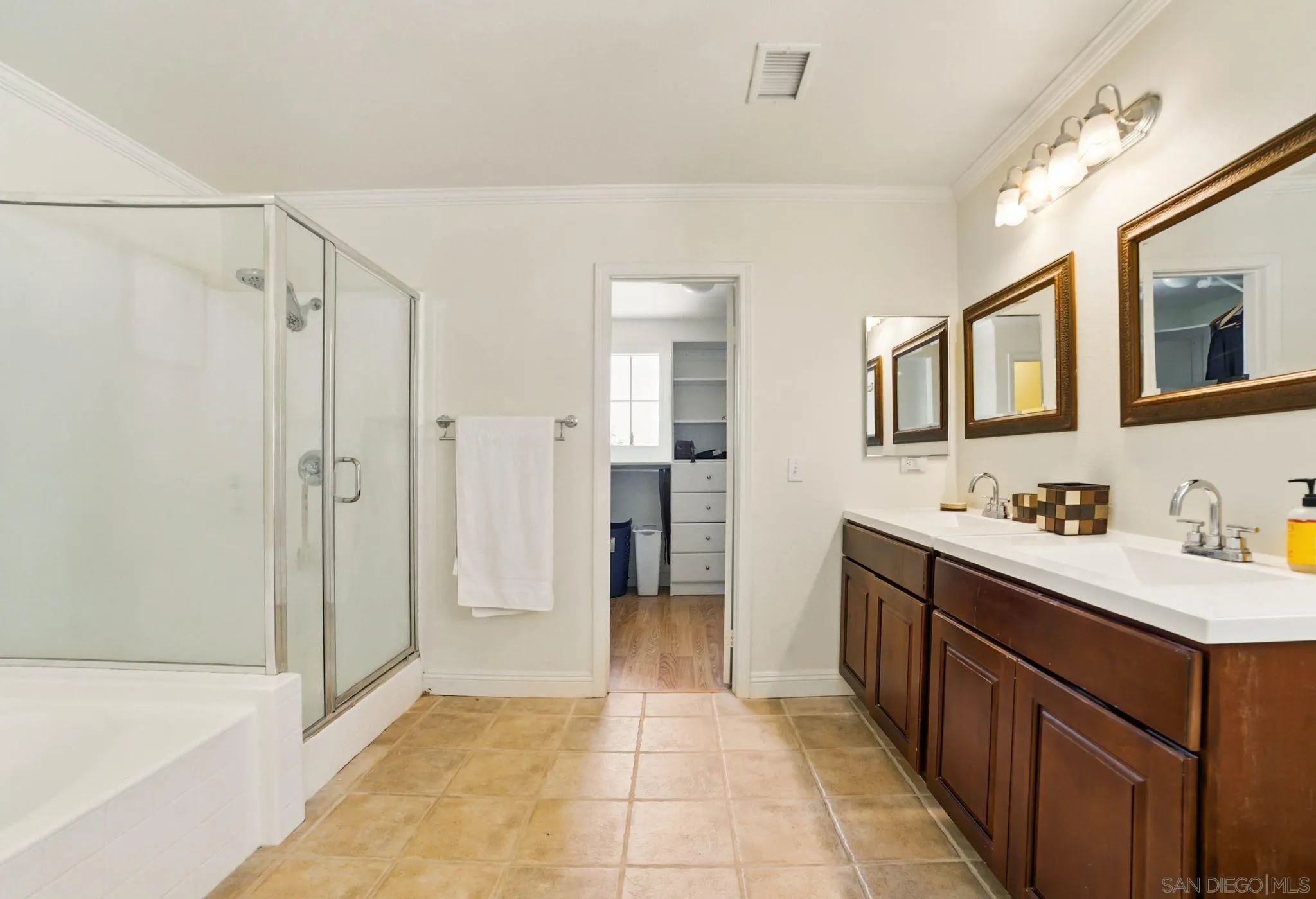https://cdn.realtyfeed.com/cdn/127/250023963/603ada0853d0ae51ed16d663c7a154b2.webp