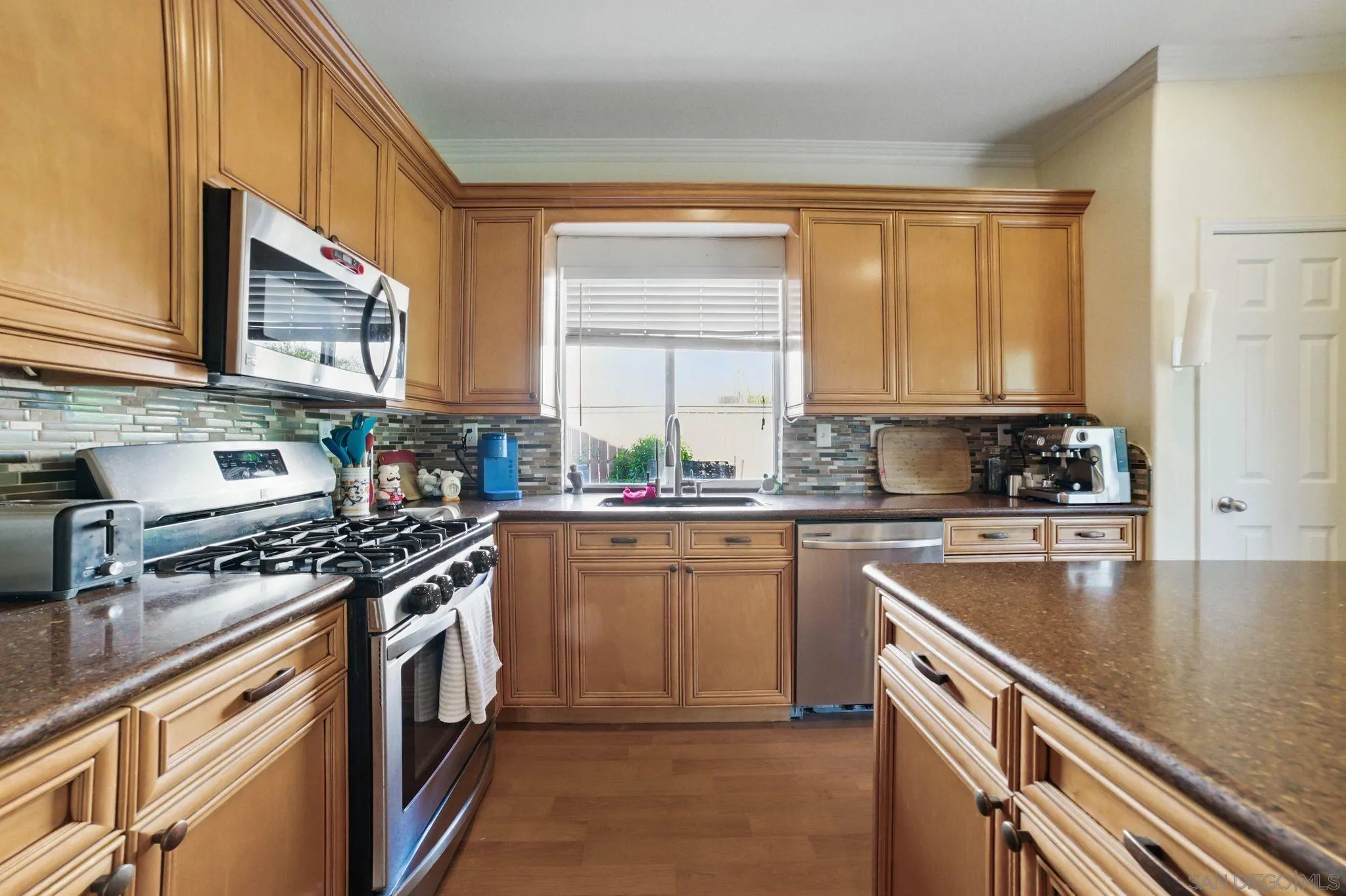 https://cdn.realtyfeed.com/cdn/127/250023963/75c763b357dc68827516d492bf441504.webp