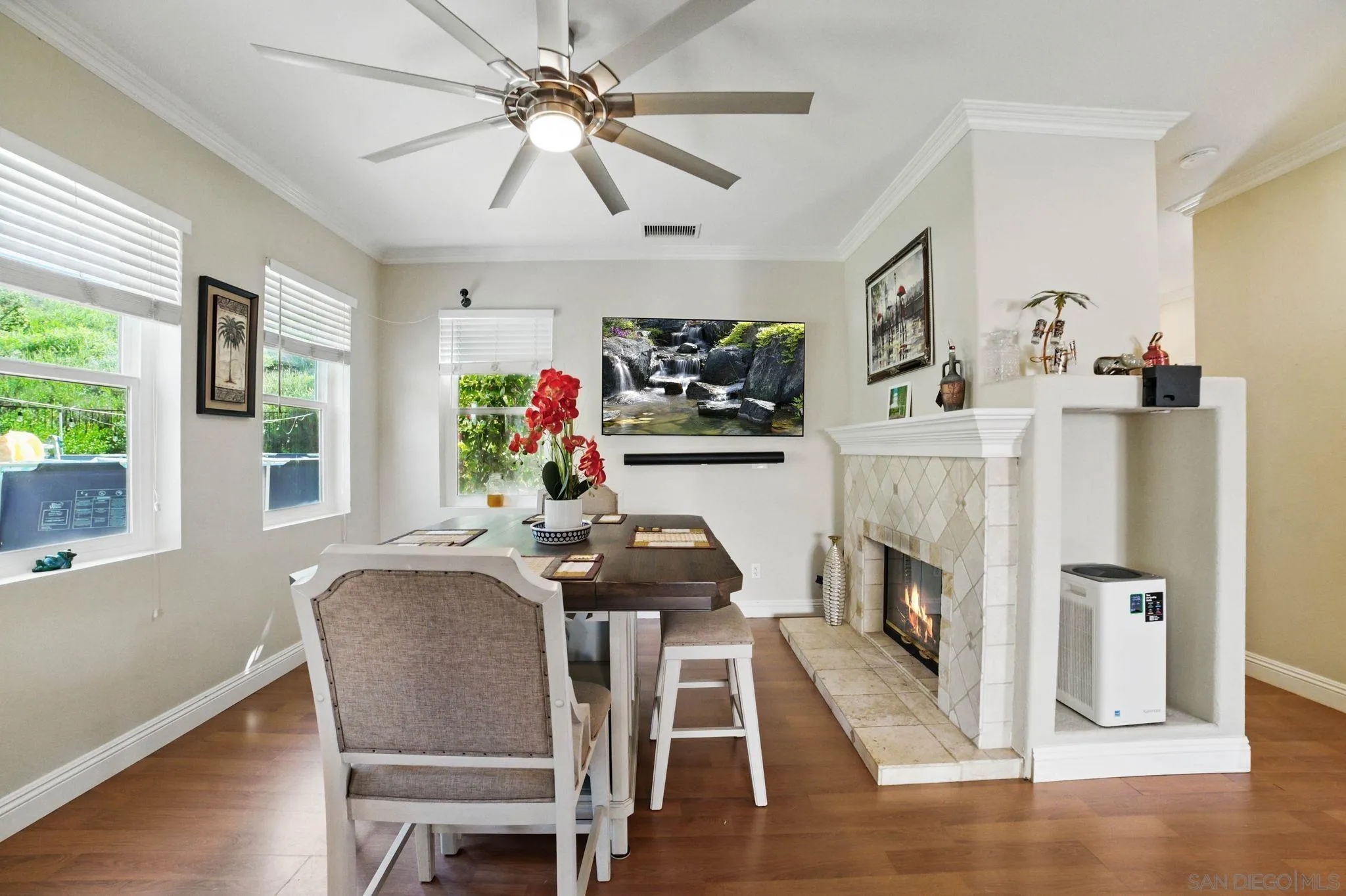 https://cdn.realtyfeed.com/cdn/127/250023963/930fd0d132fd9e5fe14343302cb43068.webp