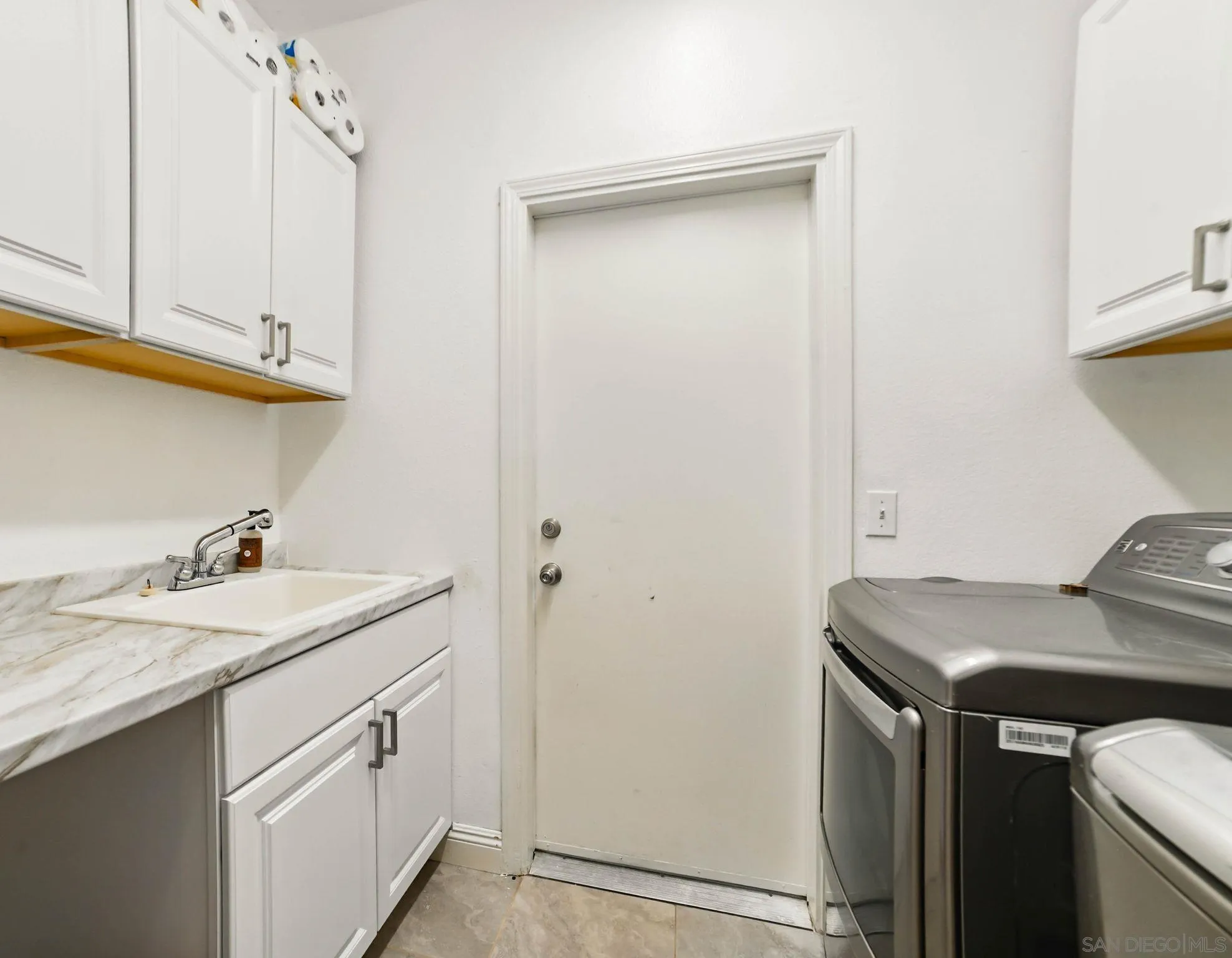 https://cdn.realtyfeed.com/cdn/127/250023963/a2b0544bd36e2bd22e1d31097cdb11d6.webp