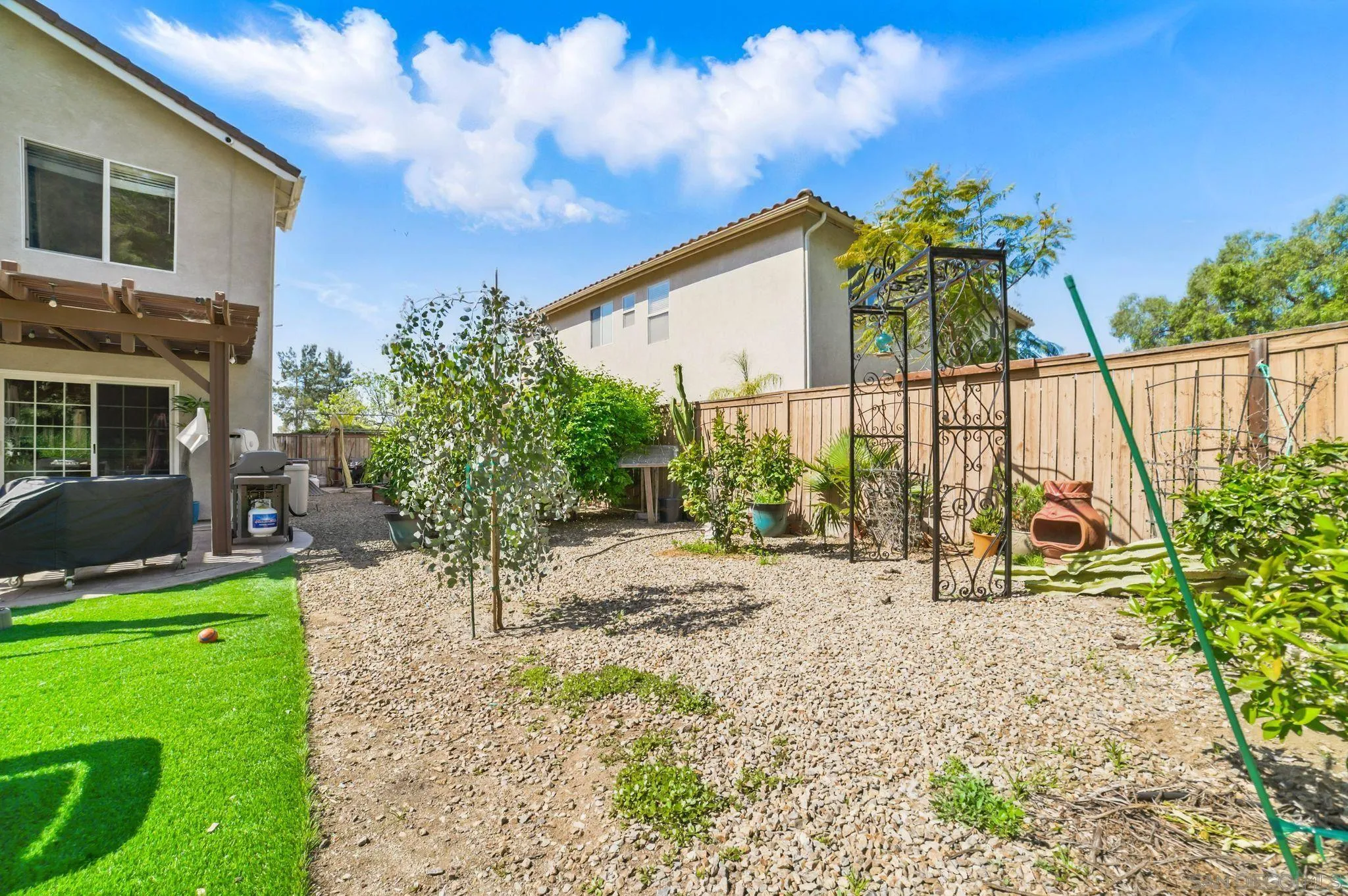 https://cdn.realtyfeed.com/cdn/127/250023963/aaeb2e6ee2478514d8a1d7ab923c85b1.webp